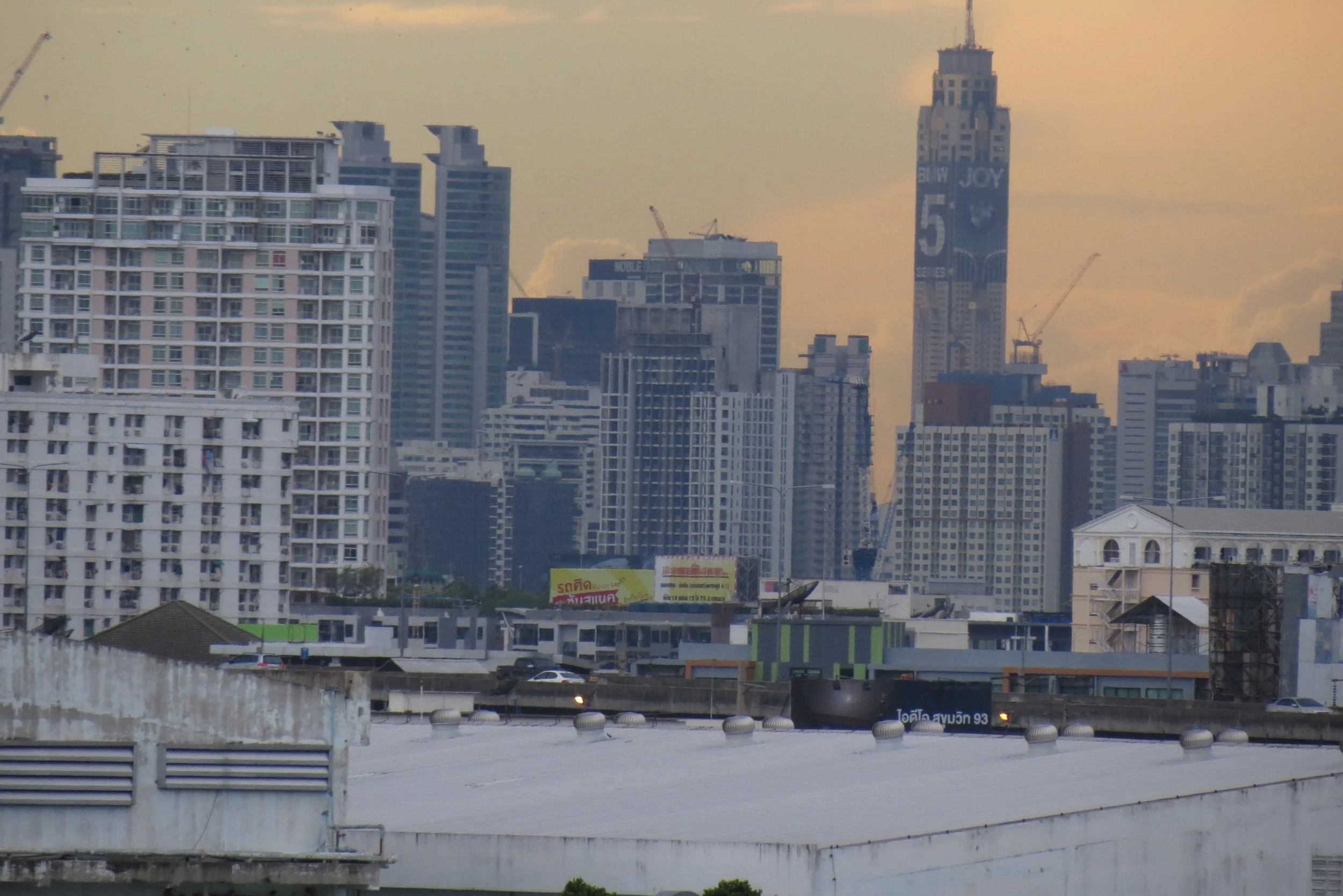 2017 Bangkok - Views from Bearing Avenue Condo Roof (8).JPG