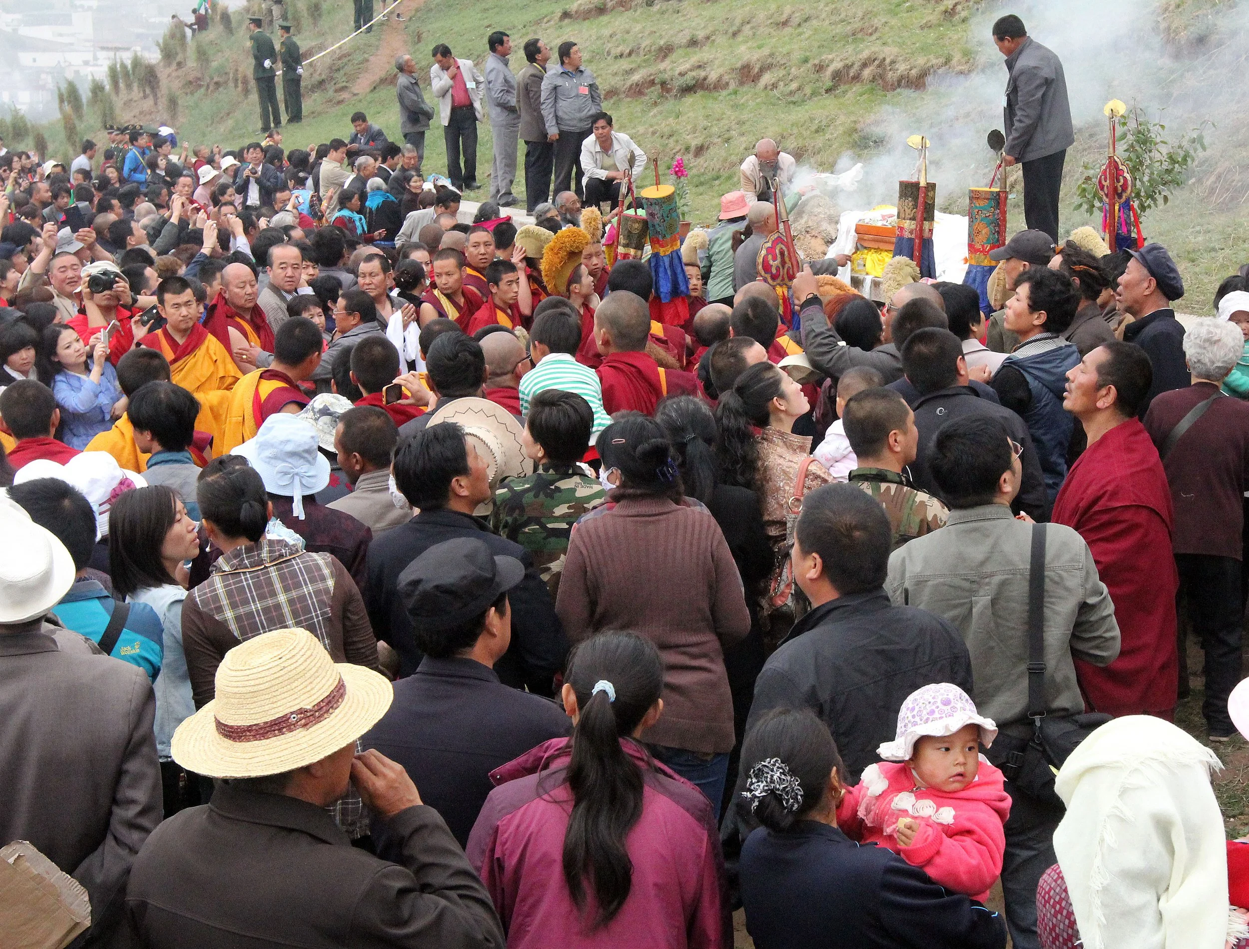 KUMBUM MONASTERY - QINGHAI - SUNNING BUDDHA FESTIVAL 2013 (184).JPG