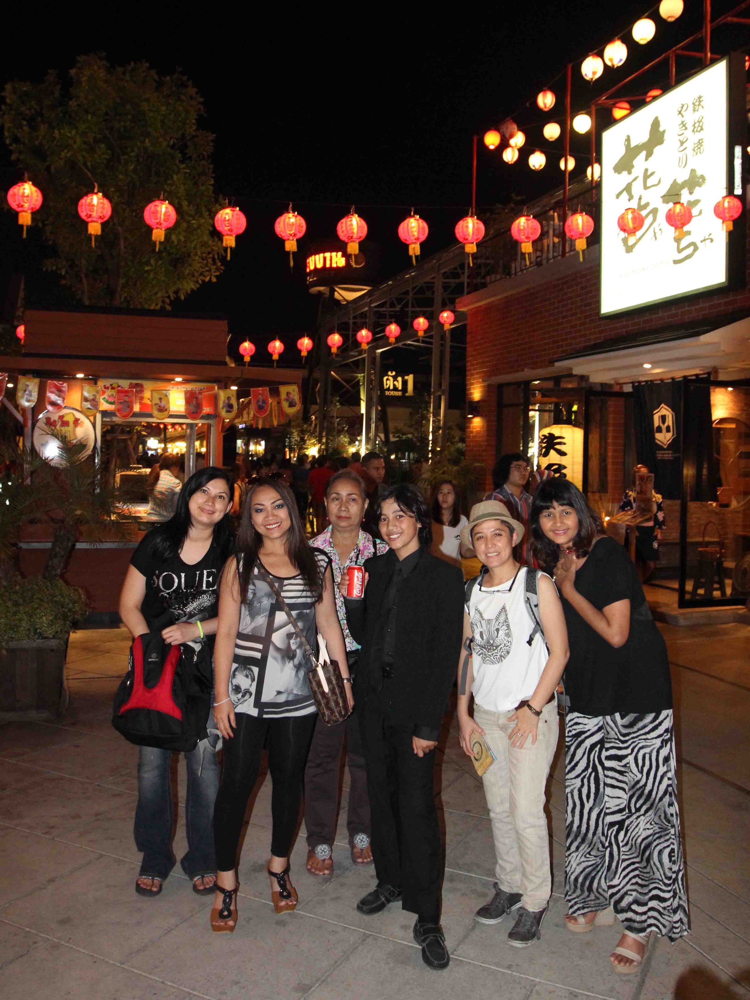 2019 Ann & Noi Visit Bangkok (84).JPG
