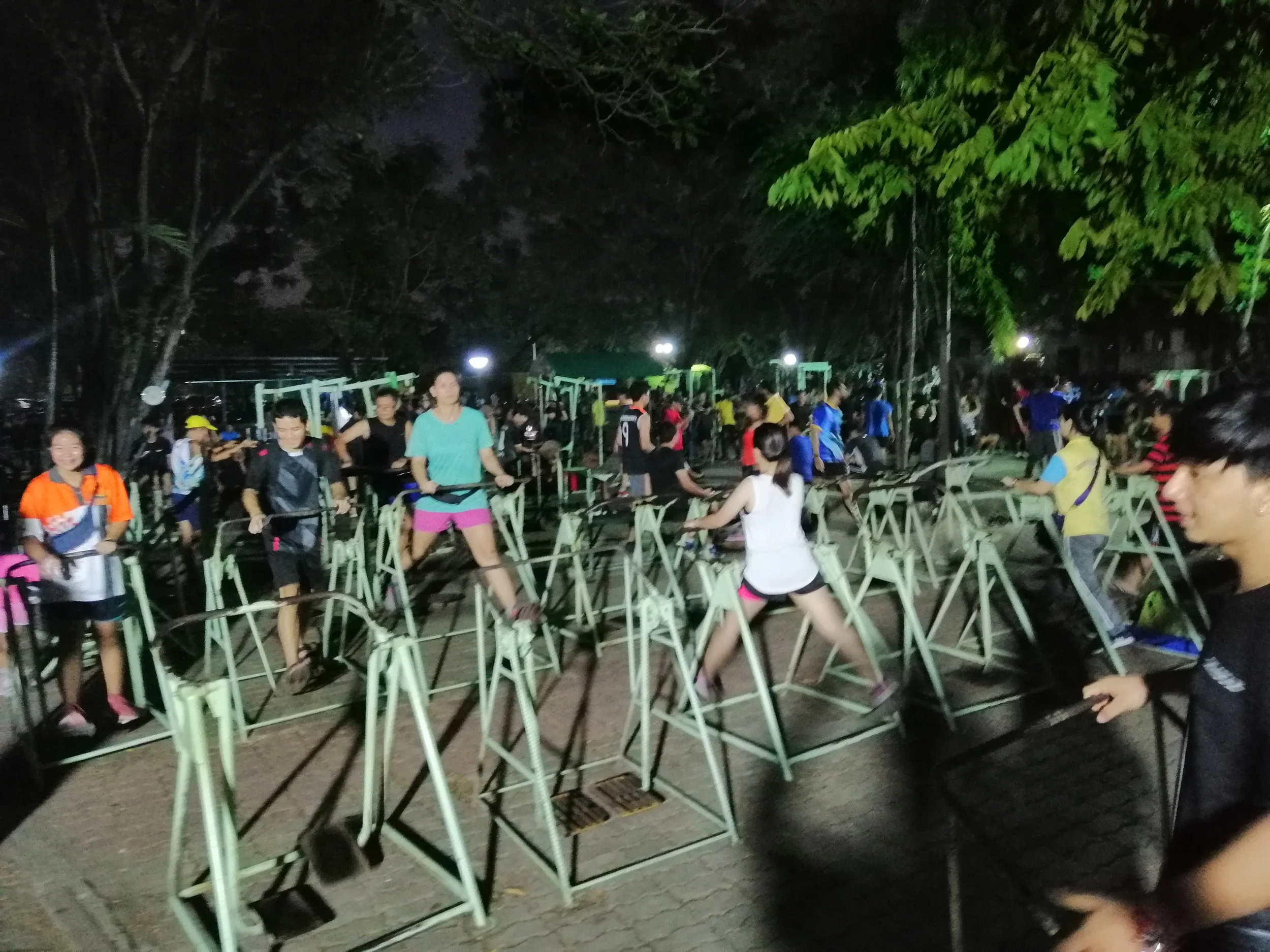 2019 Rod Fai Park & Rama 9 Park Bangkok with Gift (29).jpg