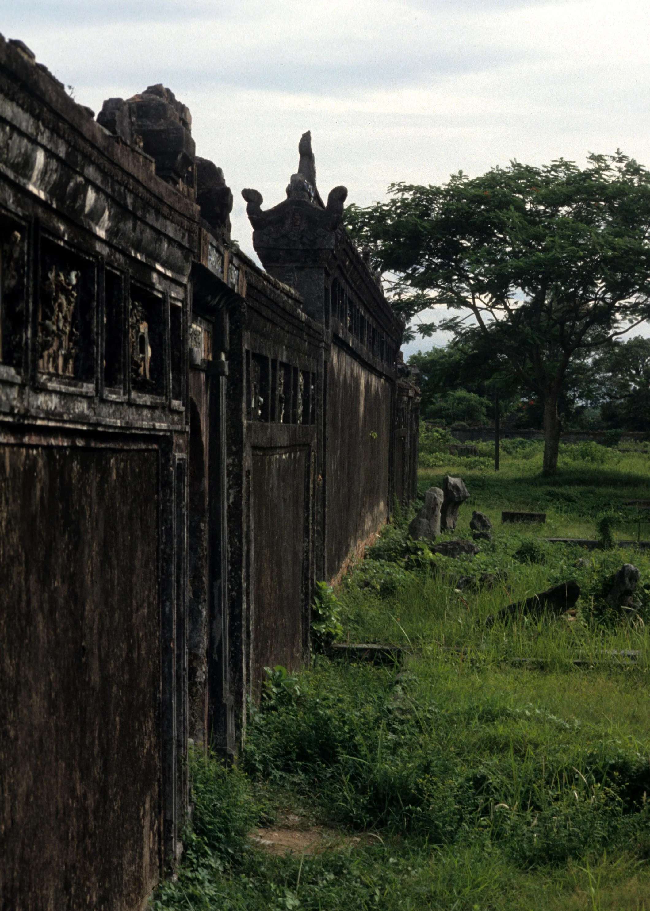 HUE - IMPERIAL PALACE 1994 (11).jpg