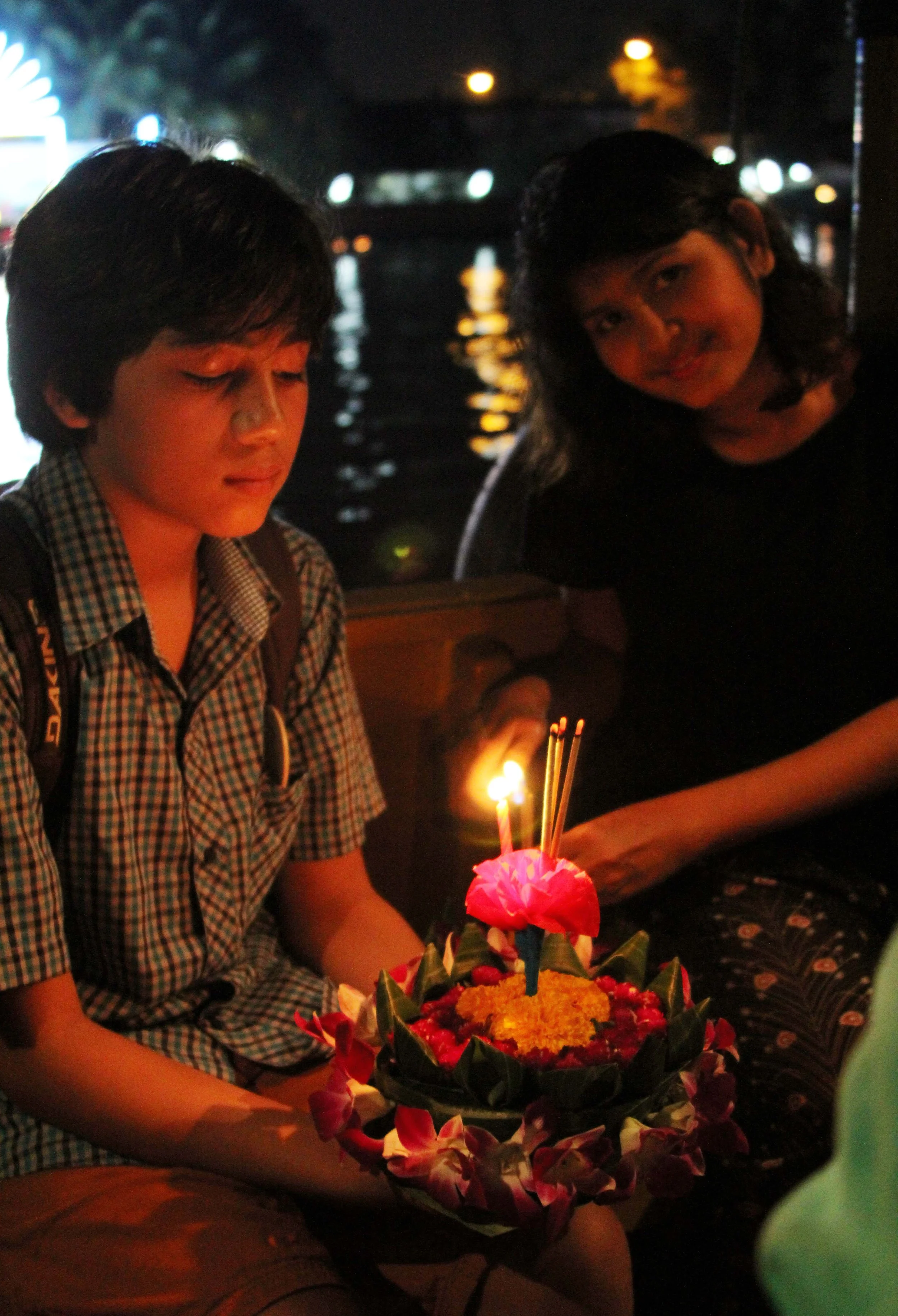 2013 Loy Krathong in Bangkok (38).JPG