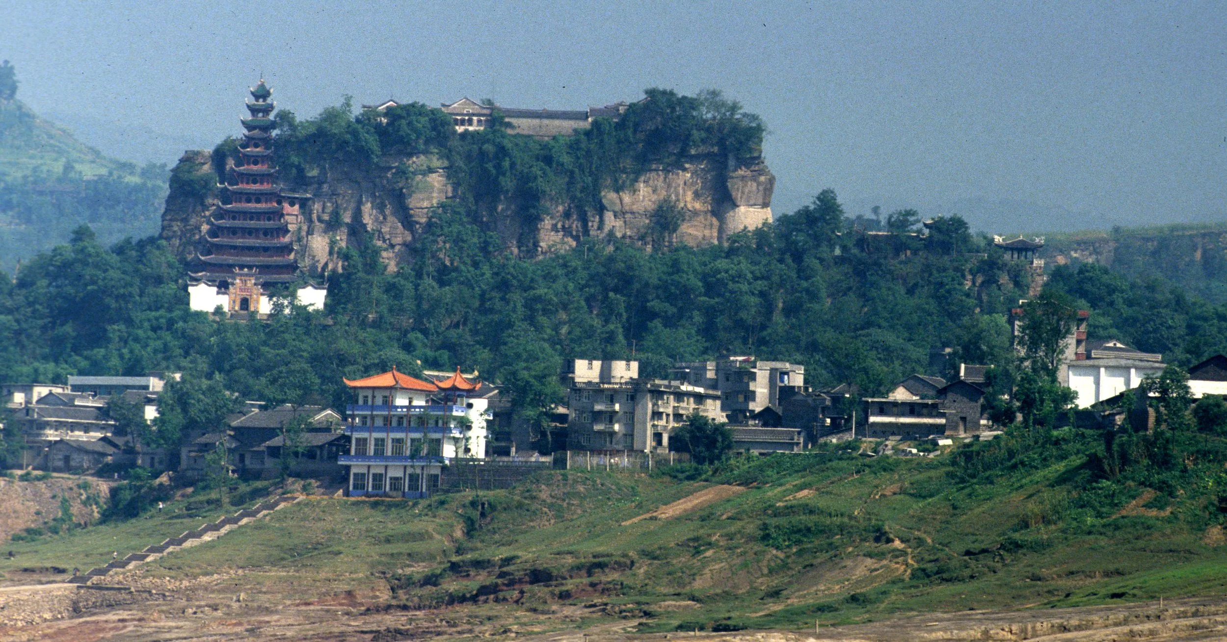 YANGTZE RIVER - SCENERY AND EVENTS.jpg