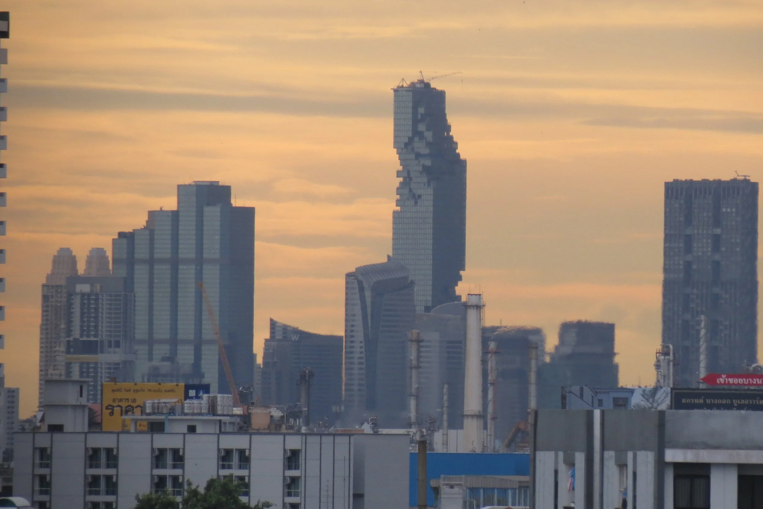 2017 Bangkok - Views from Bearing Avenue Condo Roof (3).JPG
