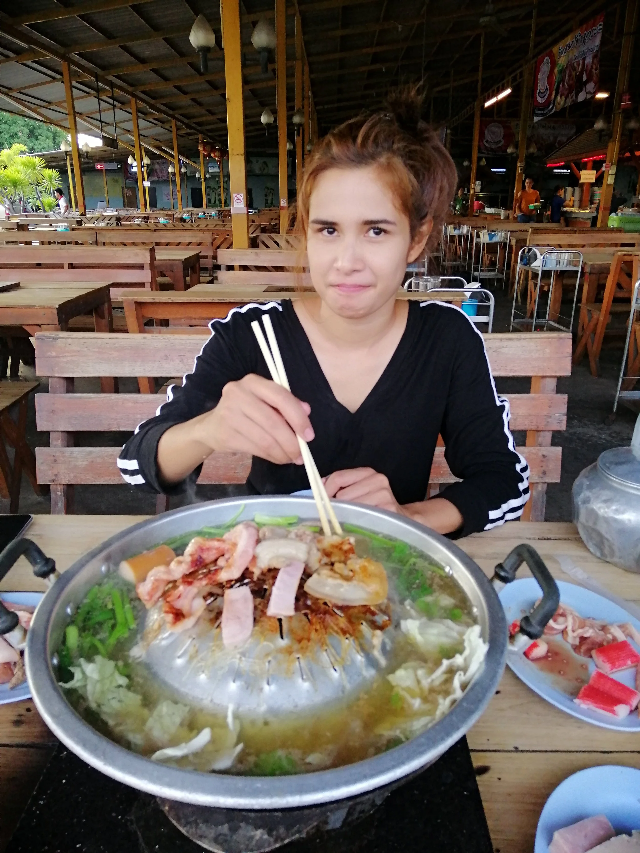 2018 Pics with Gift in Thailand (17).jpg