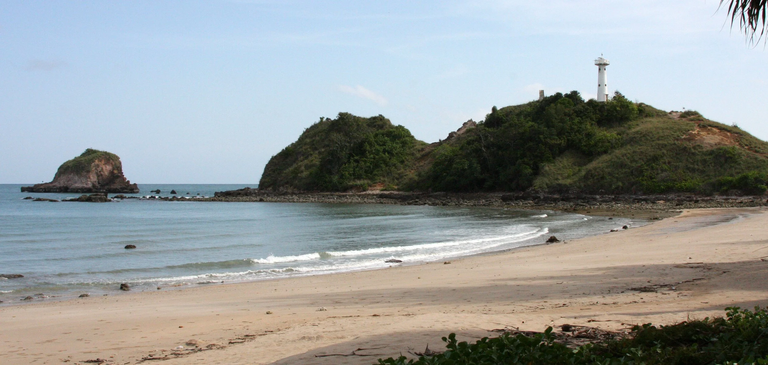 2010-7-9 HANGING IN KOH LANTA THAILAND (2).JPG