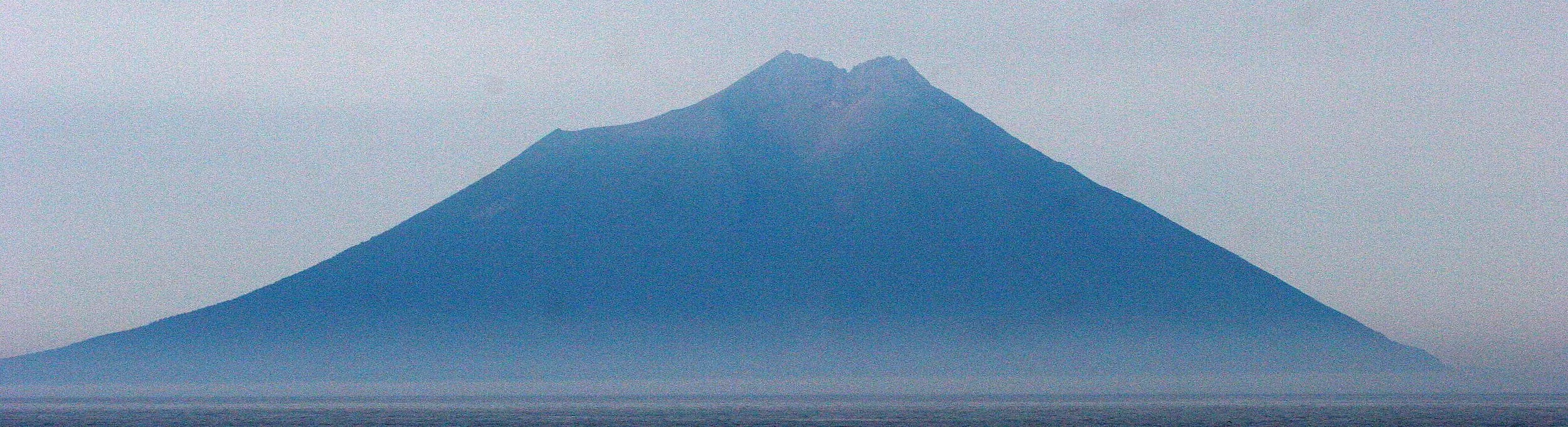 KURIL ISLANDS - VIEW LANDSCAPES AND GEOL - RUSSIA (94).jpg