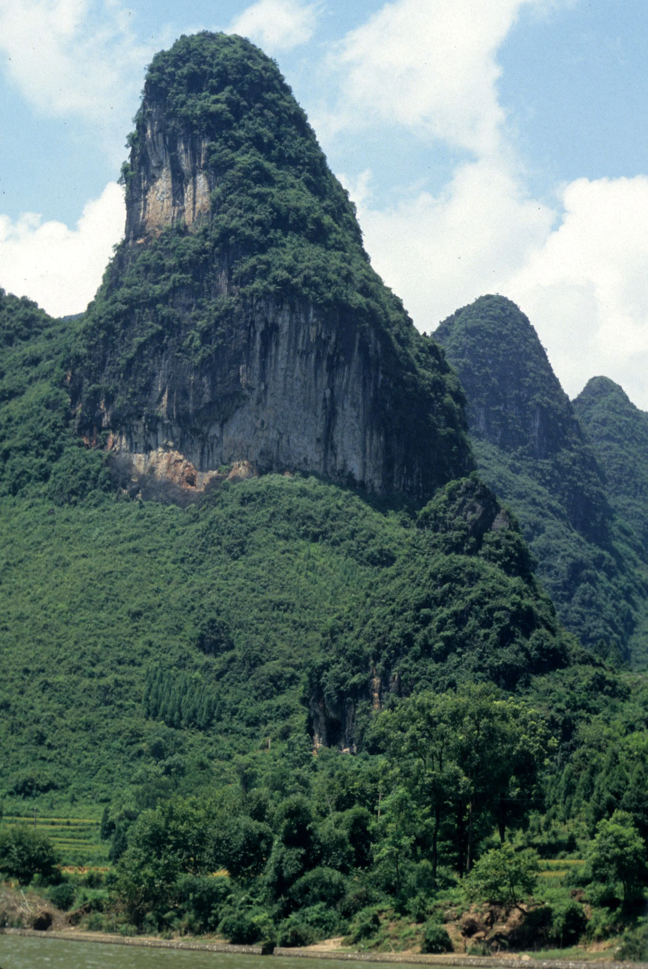 GUILIN - LI RIVER KARST TOPOGRAPHY (3).jpg