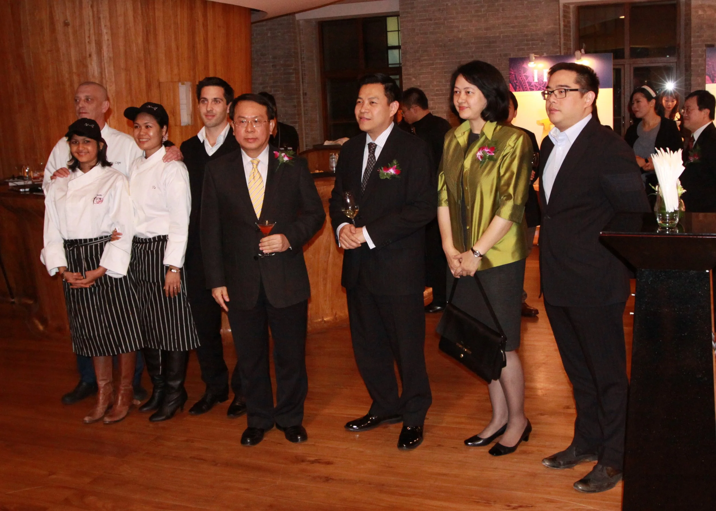 THAI CONSULATE DINNER AND BENEFIT (60).JPG