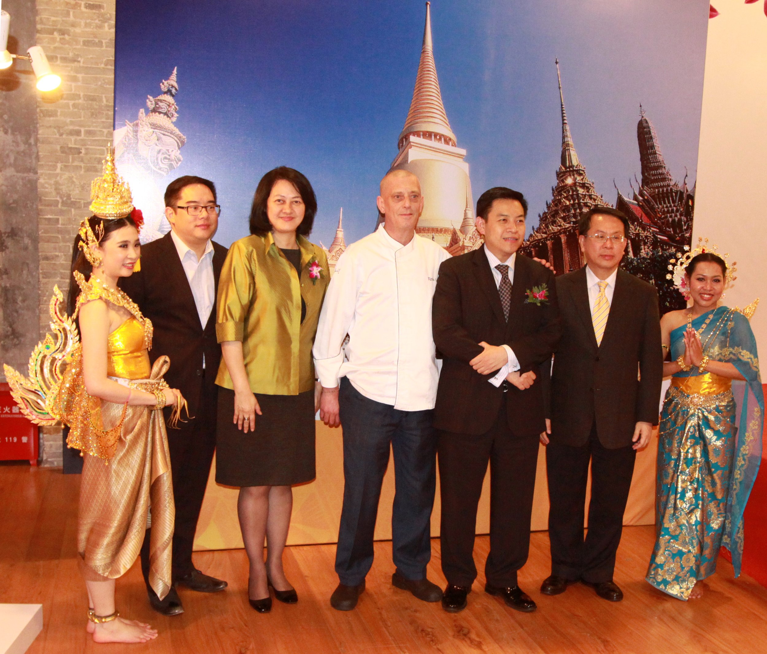 THAI CONSULATE DINNER AND BENEFIT (129).JPG