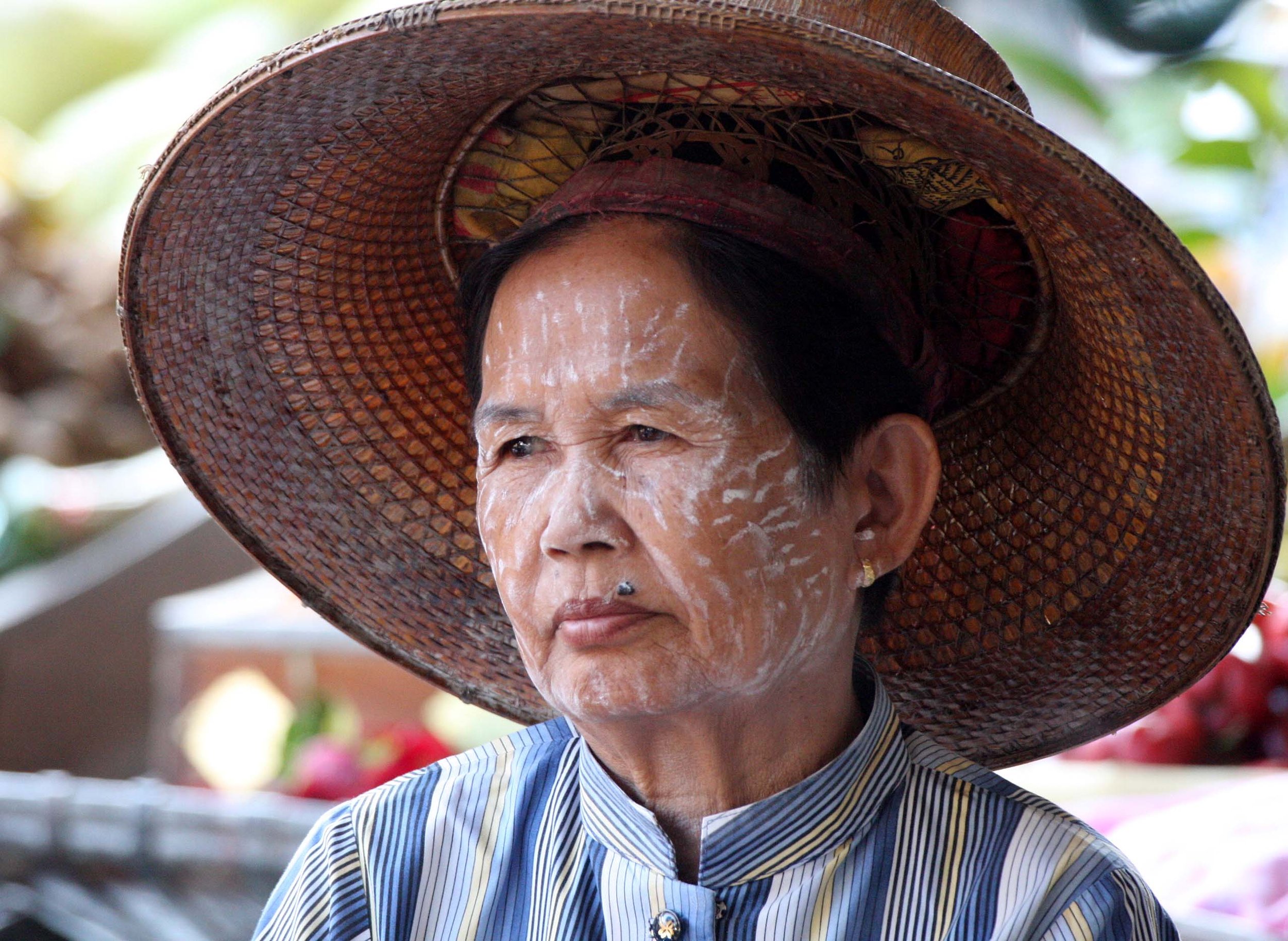 2008 Damnoen Saduak Floating Market Day Trip (99).JPG