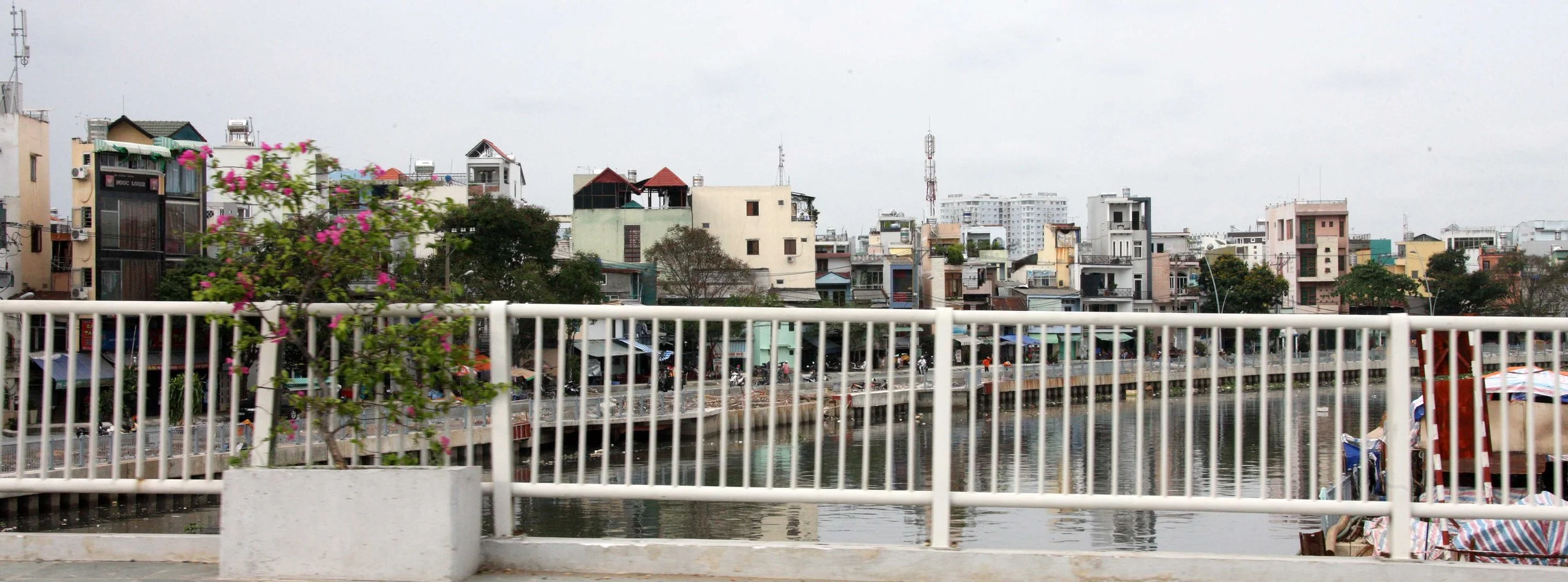 SAIGON VIET NAM - AND OUTSKIRTS OF TOWN (47).JPG