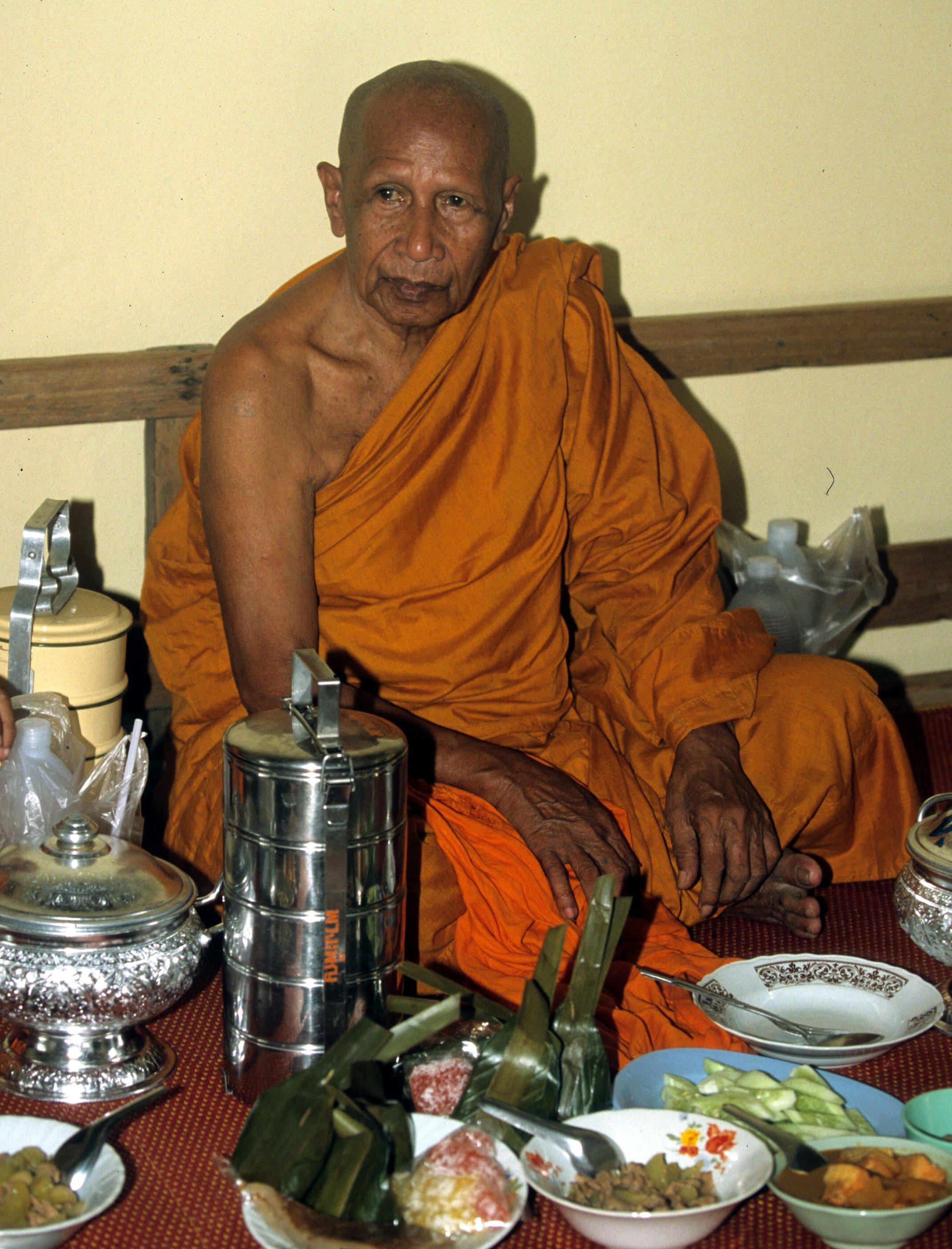 2004 Nakhonsithammarat Tamboon at Uncle's Temple (11).jpg