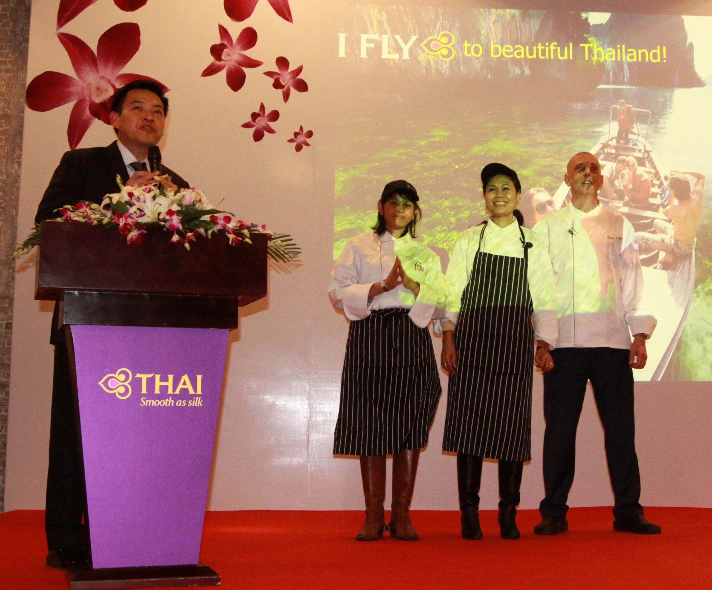 THAI CONSULATE DINNER AND BENEFIT (88).JPG