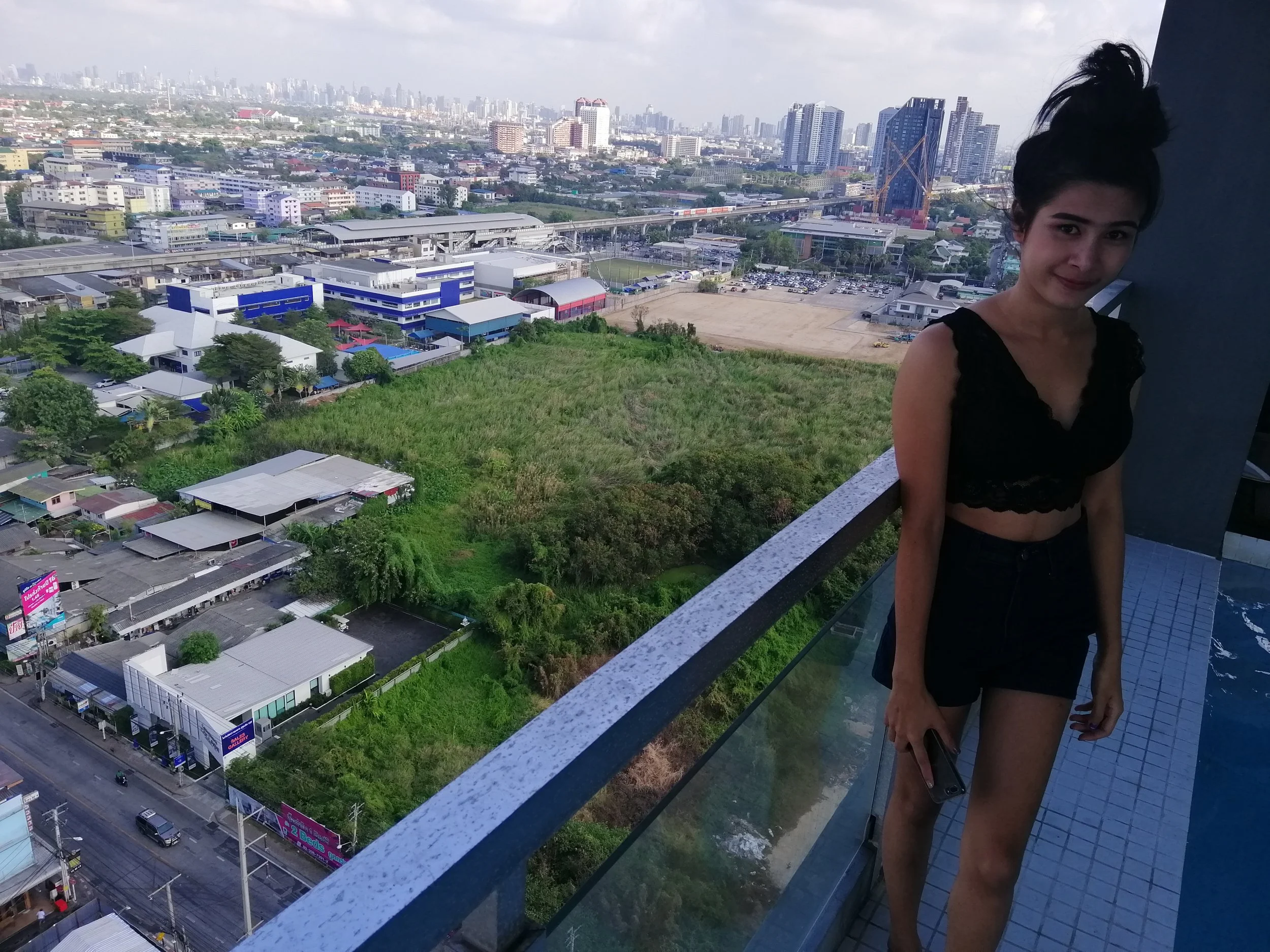2018 Pics with Gift in Thailand (354).jpg