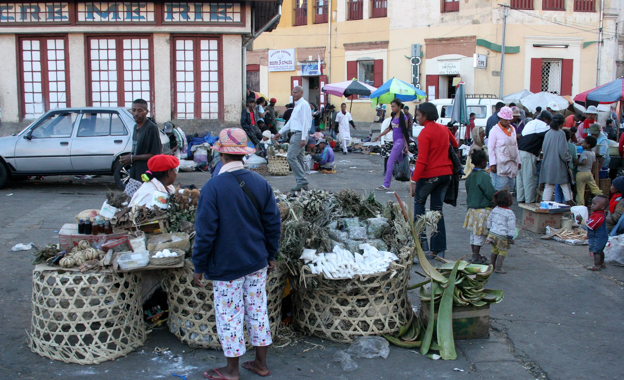 ANTANANARIVO - DAY ONE IN THE CITY (24).JPG