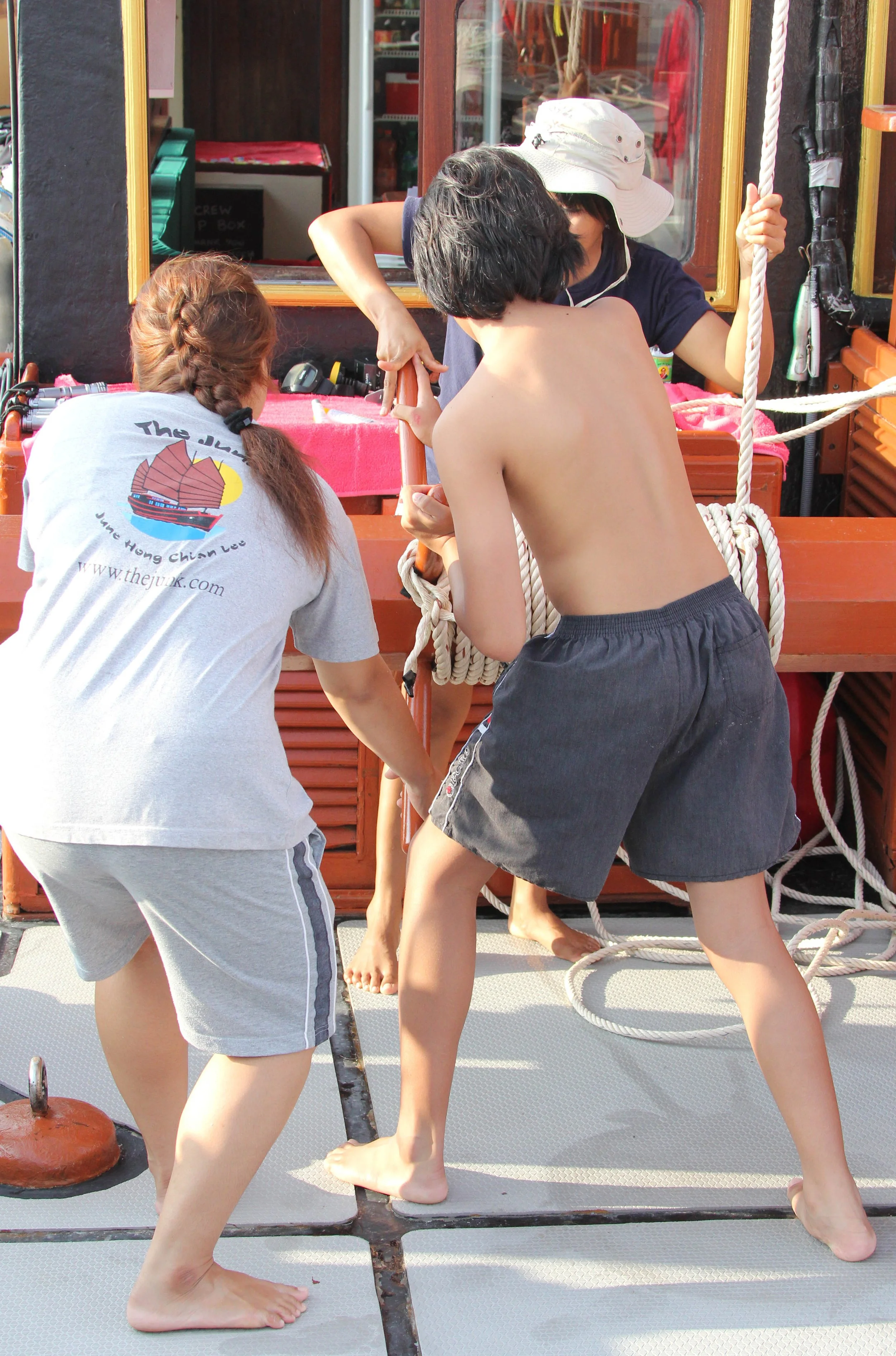 2014 Similans Trip with Family on The Junk (2).JPG