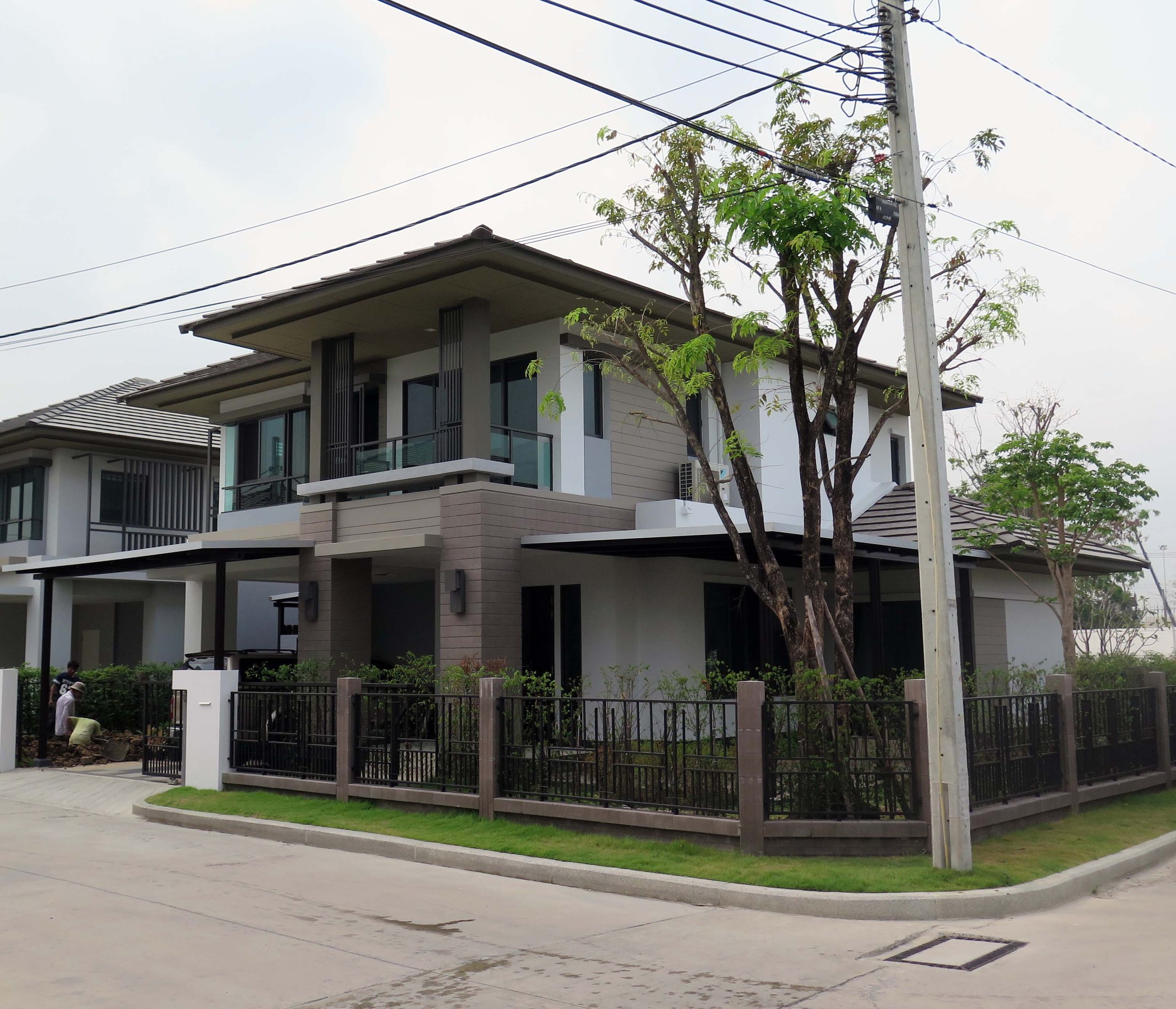 2013 Nonthaburi Setthasiri House and Nonthaburi Neighborhood (5).JPG