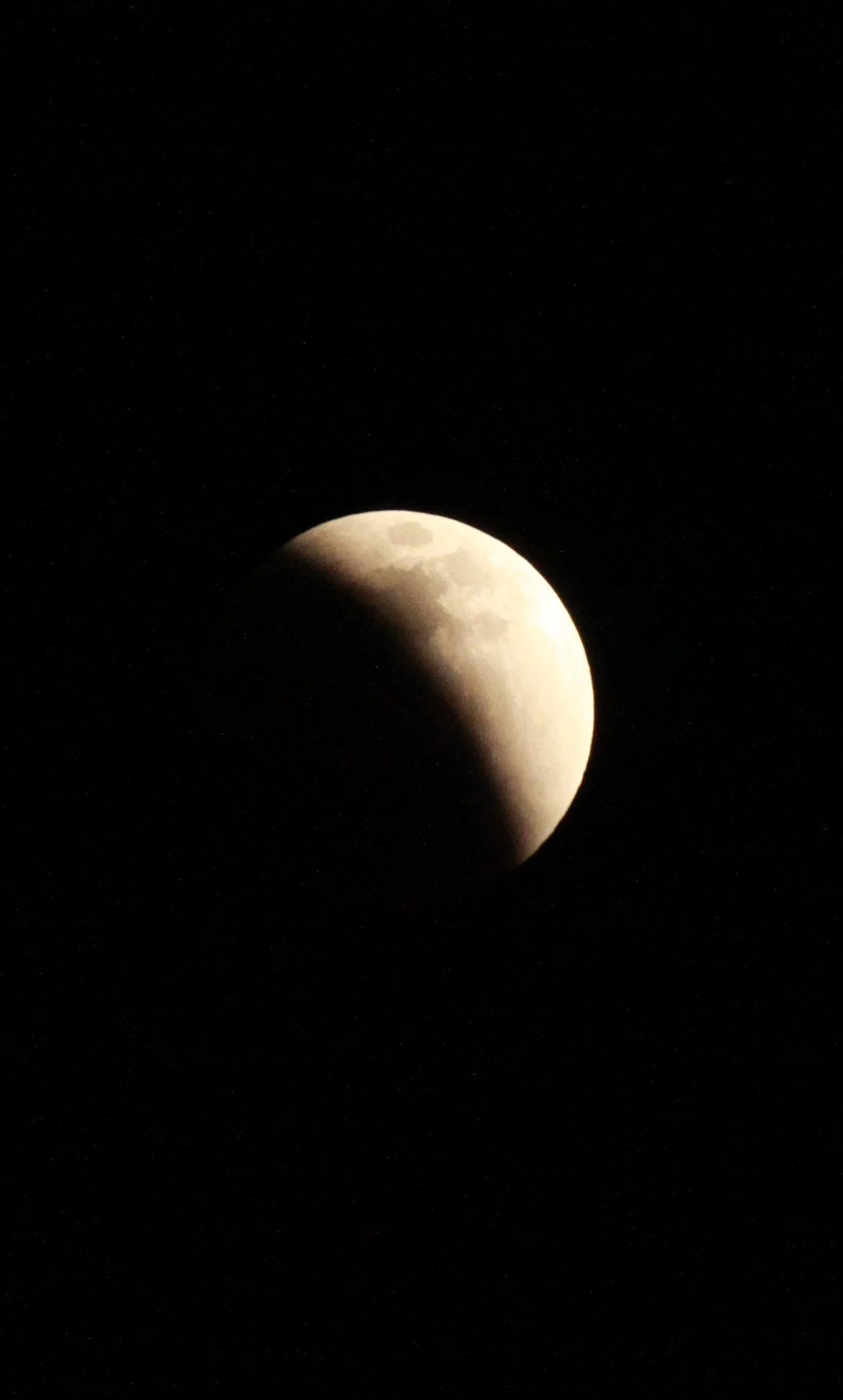 9 DECEMBER 2011 LUNAR ECLIPSE FROM SHANGHAI (4).JPG