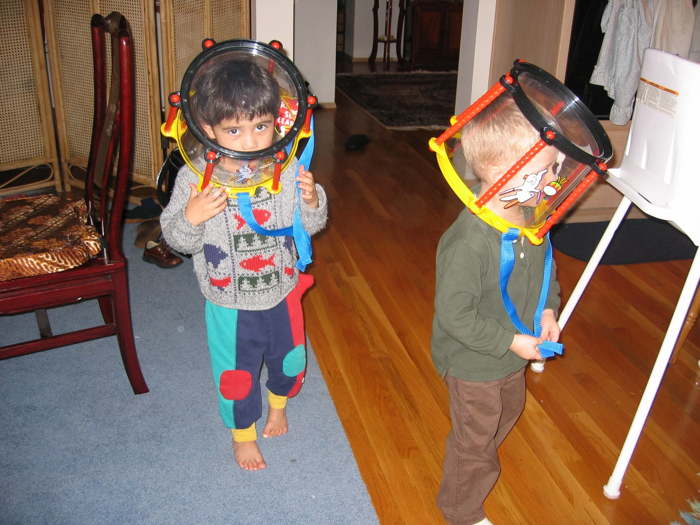 2005-12-30 HANGING AT HOME (5).JPG