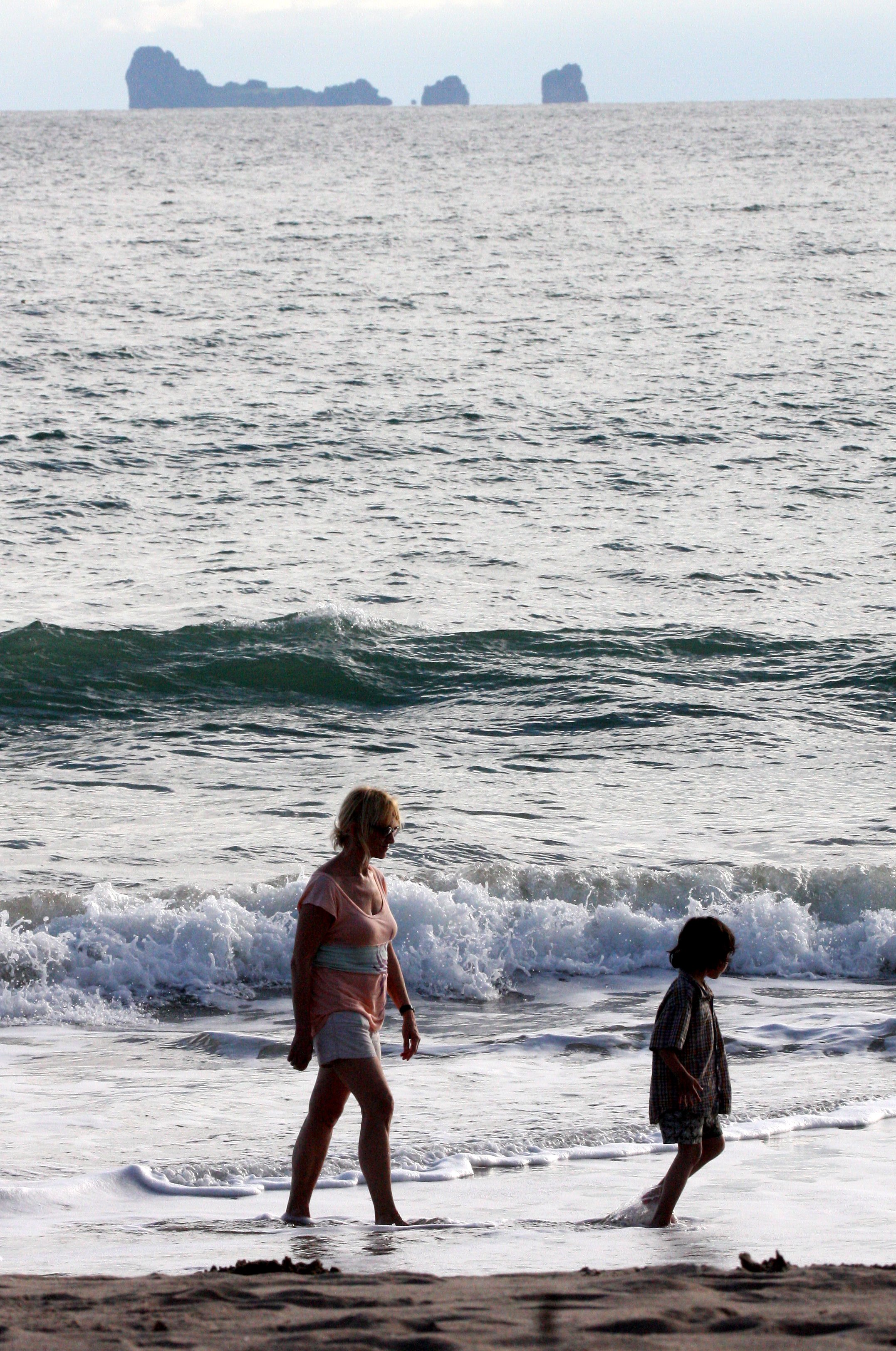 KOH LANTA - 2008 - HANGING ON THE ISLANDS (35).JPG