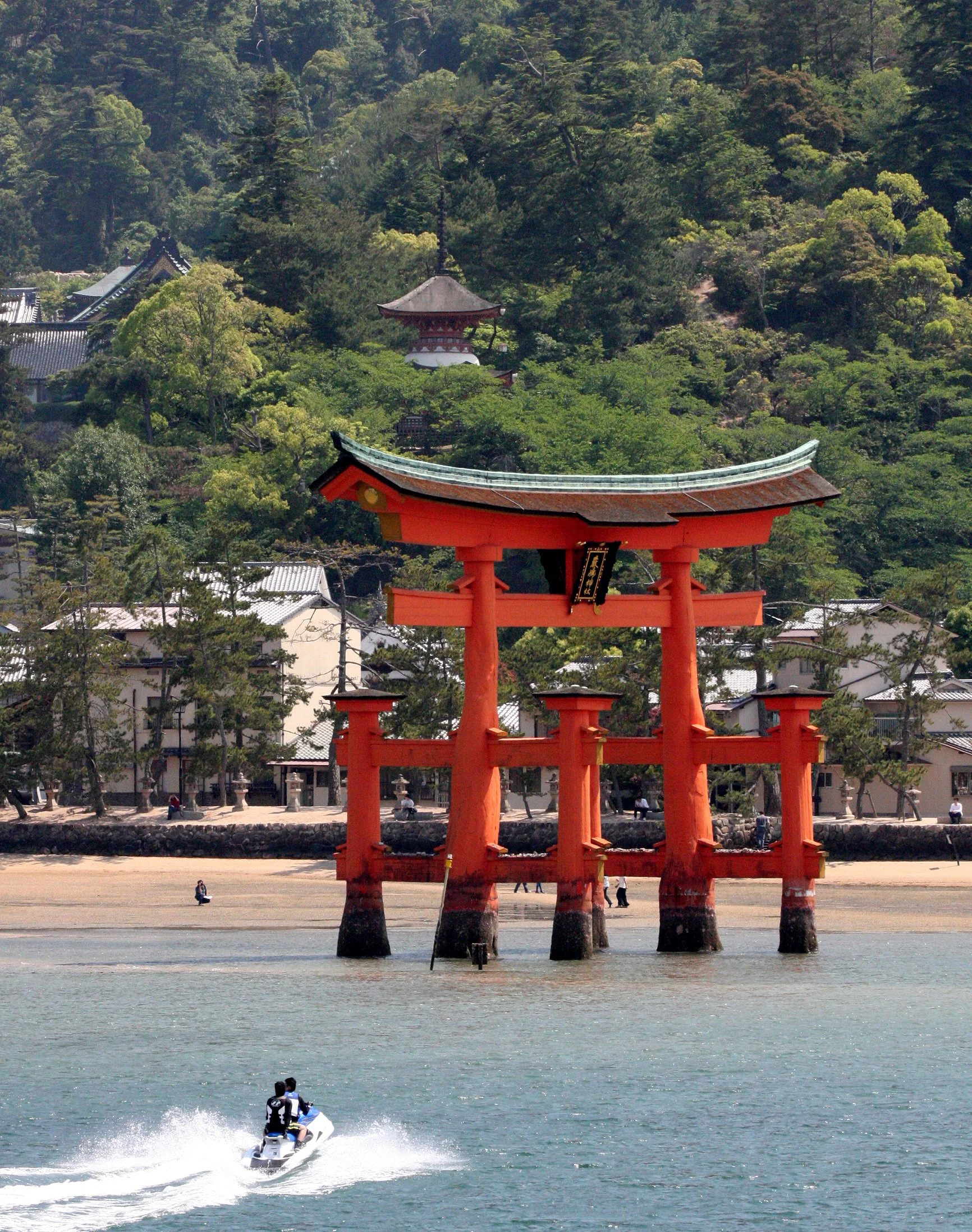 MIYAJIMA - MAY 2009 - SCENES AND LANDSCAPES (45).JPG