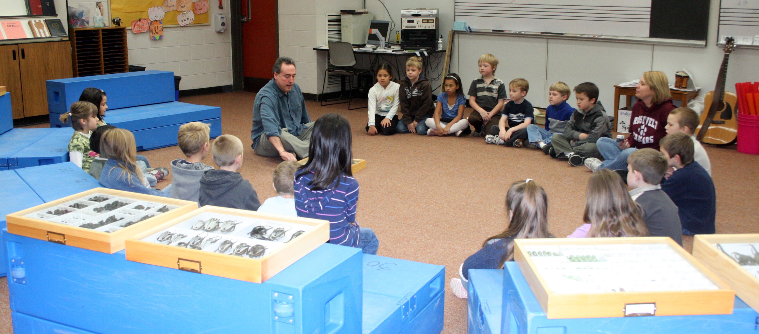 2008-11-21 BUG DAY IN COKIES CLASS (14).JPG