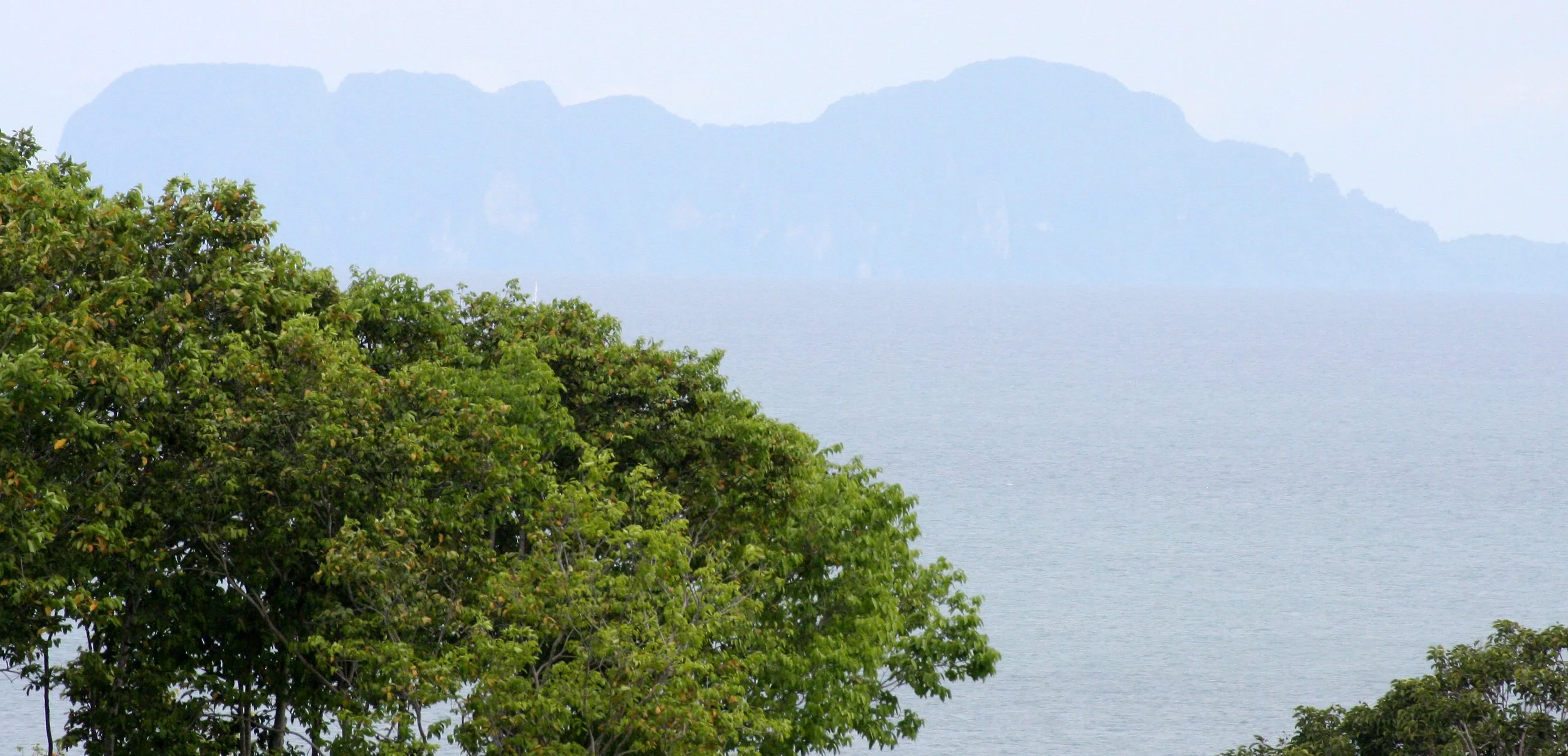 KOH LANTA - 2008 - HANGING ON THE ISLANDS (27).JPG