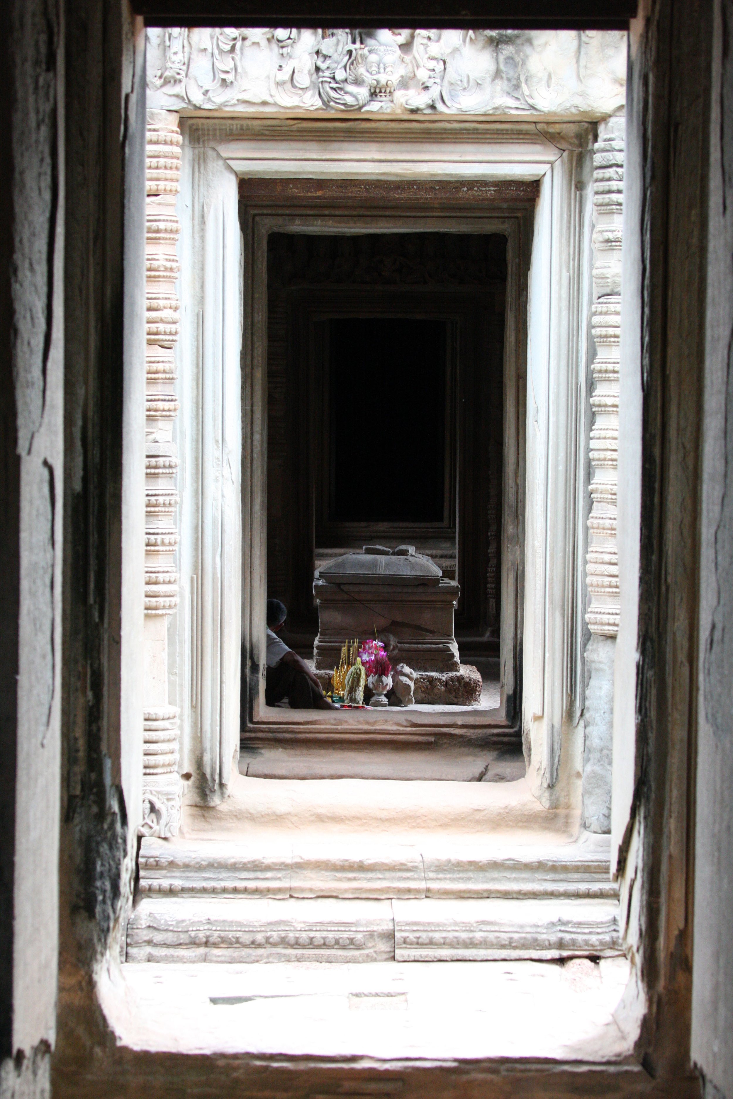 BANTEAY SREI TEMPLE CAMBODIA - JULY 2010 (40).JPG