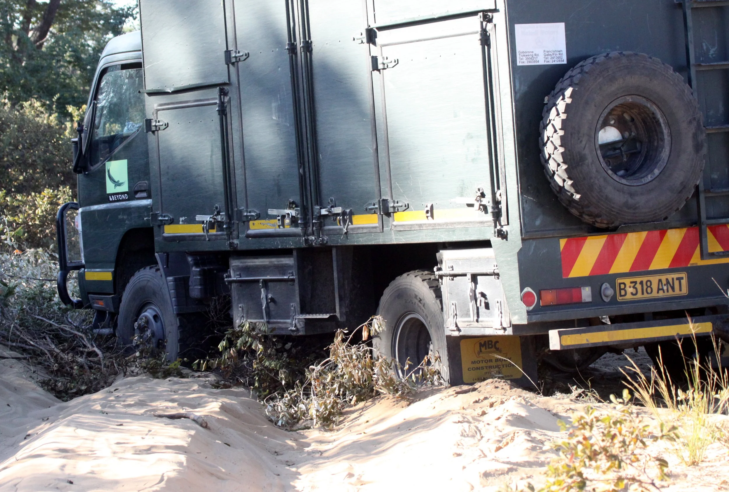 CHOBE NATIONAL PARK BOTSWANA - ROAD HELL - SAND AND ELEPHANTS (8).JPG
