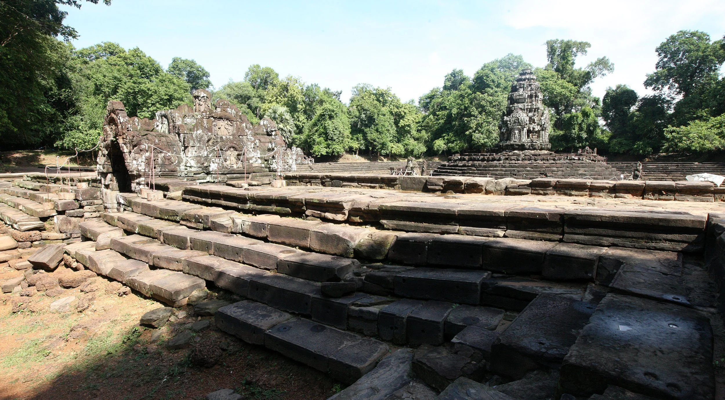 NEAK PEAN TEMPLE - CAMBODIA (3).JPG