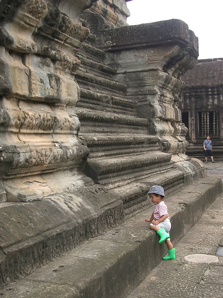 ANGKOR - ANGKOR WAT TEMPLE - CAMBODIA (49).JPG