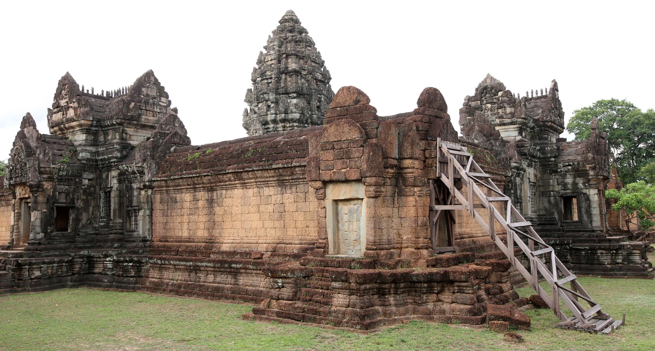 BANTEAY SAMRE TEMPLE - CAMBODIA (21).JPG