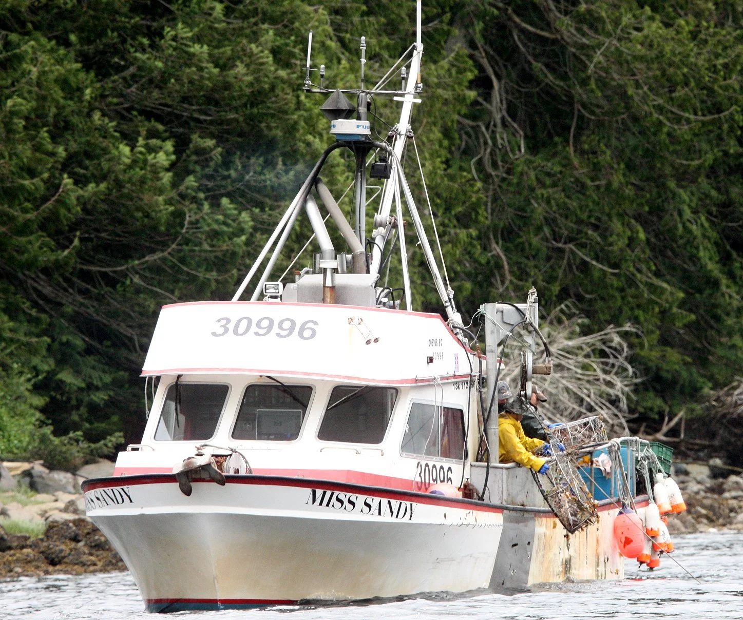 KNIGHT'S INLET BRITISH COLUMBIA - DUNGENESS CRAB FISHERMEN (3).JPG
