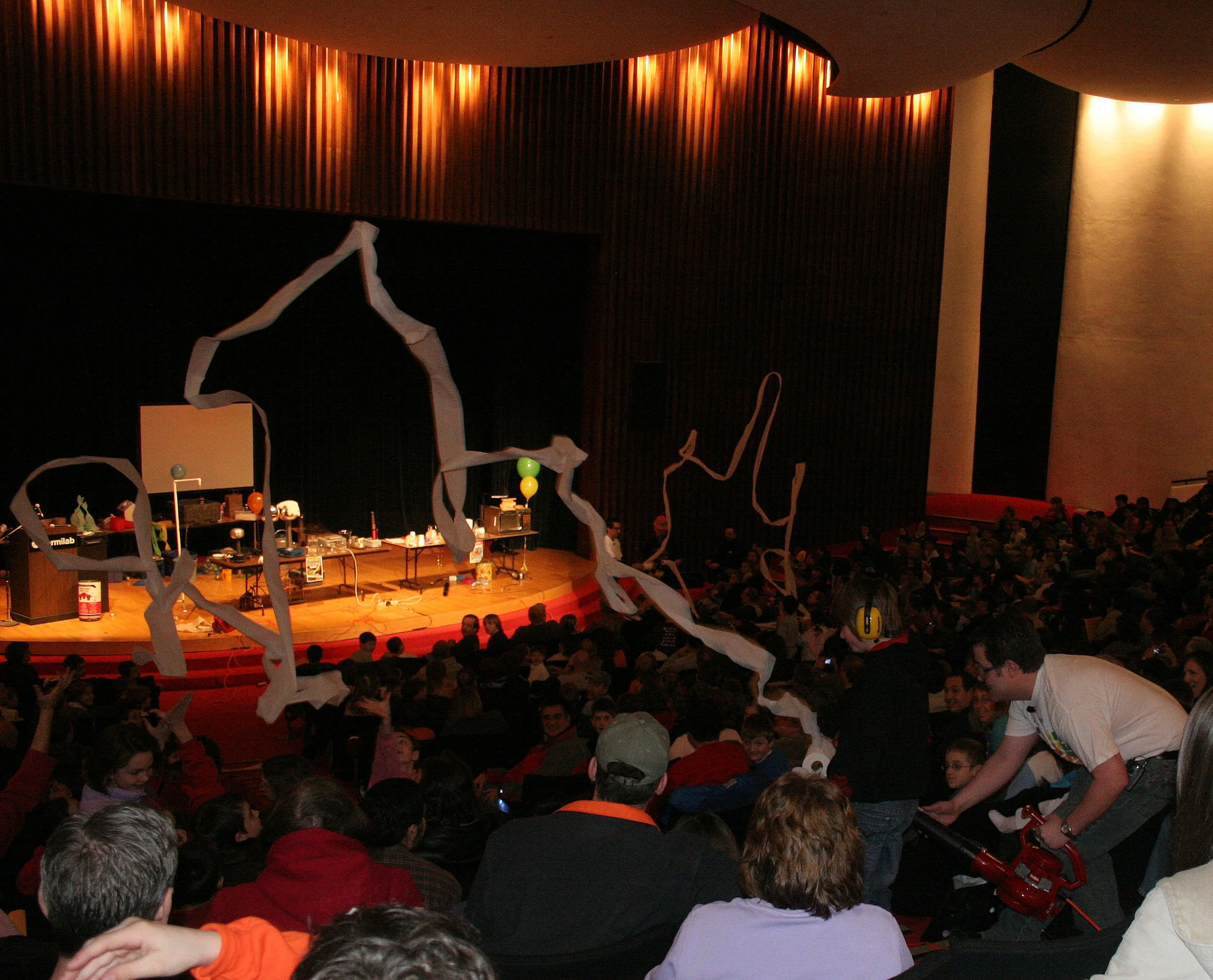 2008-3-30 CHICAGO SPRING TRIP - FERMILAB (2).JPG