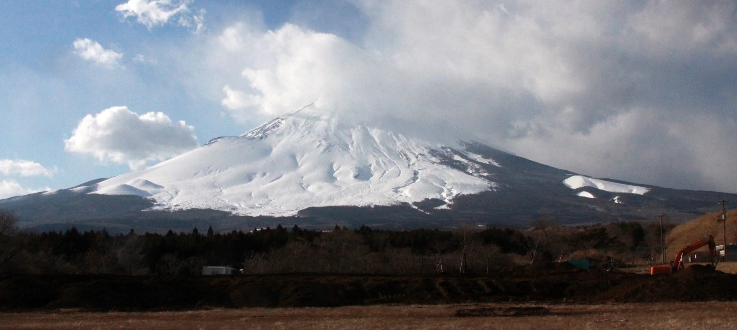 MOUNT FUJI - AS SEEN FROM FUJINOMIYA JAPAN (15).JPG