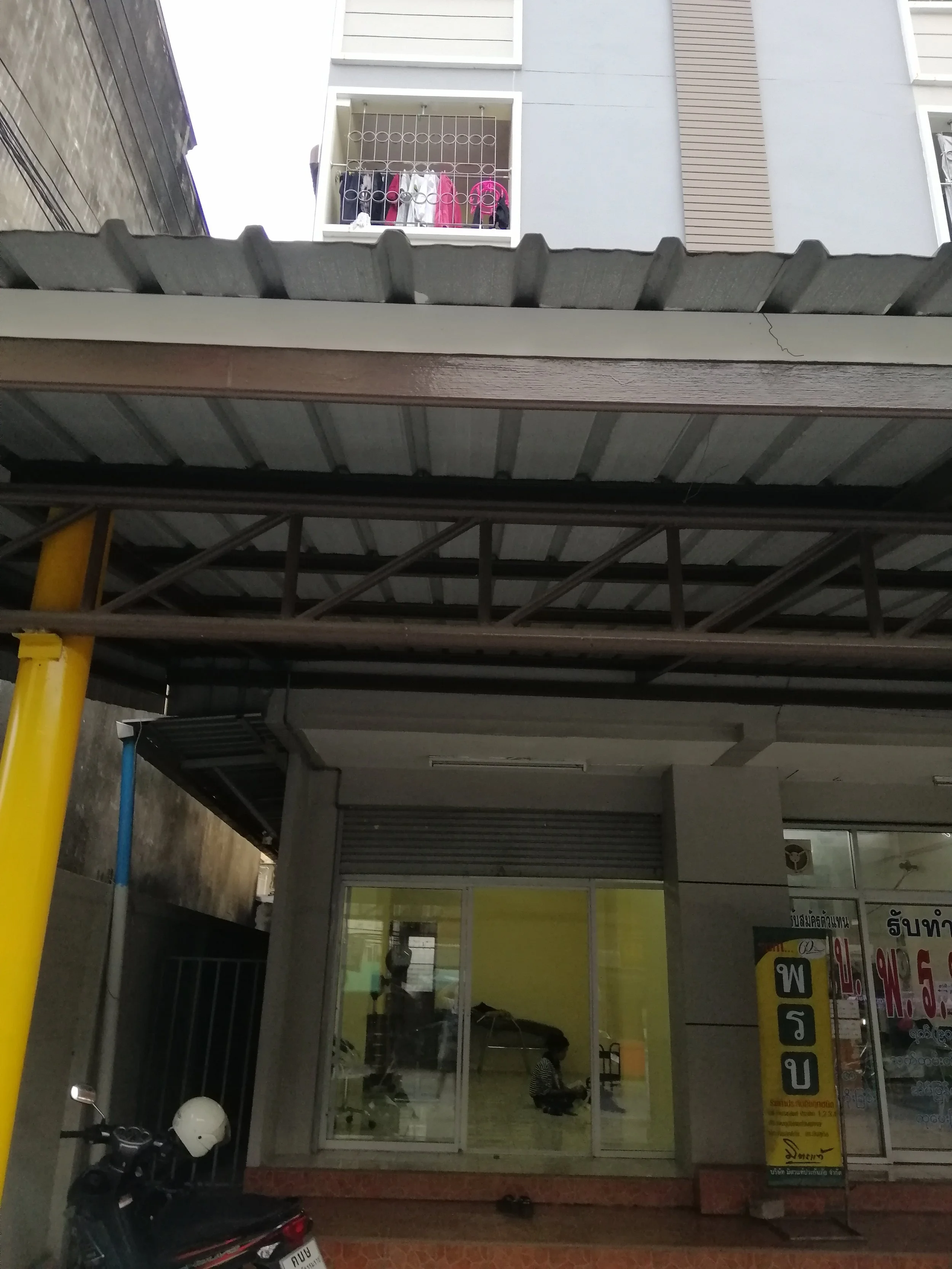 2018 Pics with Gift in Thailand (181).jpg