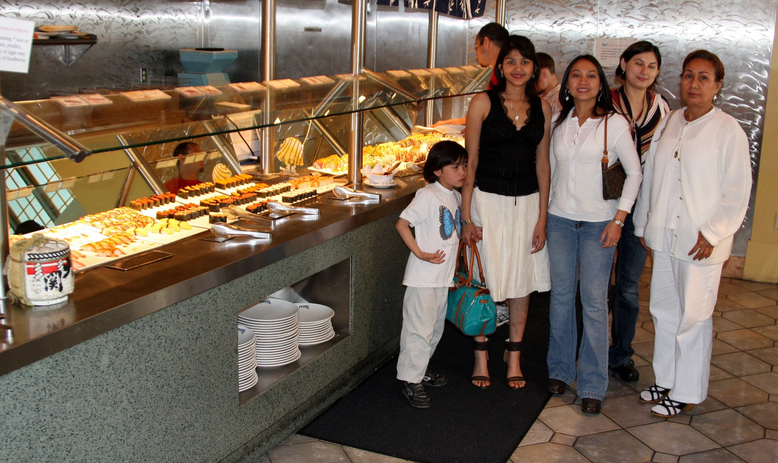 2008-6-15 DAY IN SEATTLE WITH FAMILY (4).JPG