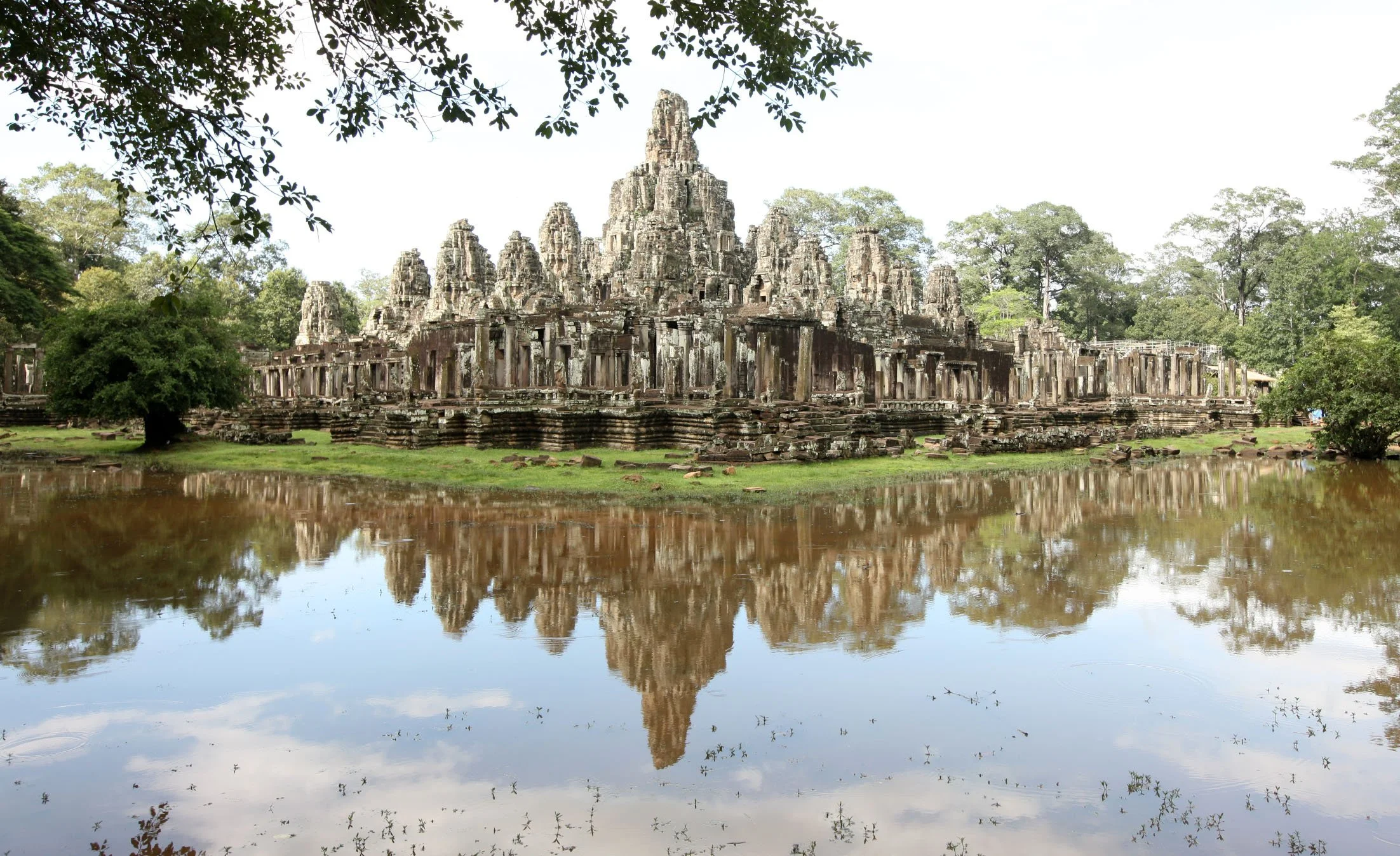BAYON TEMPLE - CAMBODIA - JULY 2010 (45).JPG