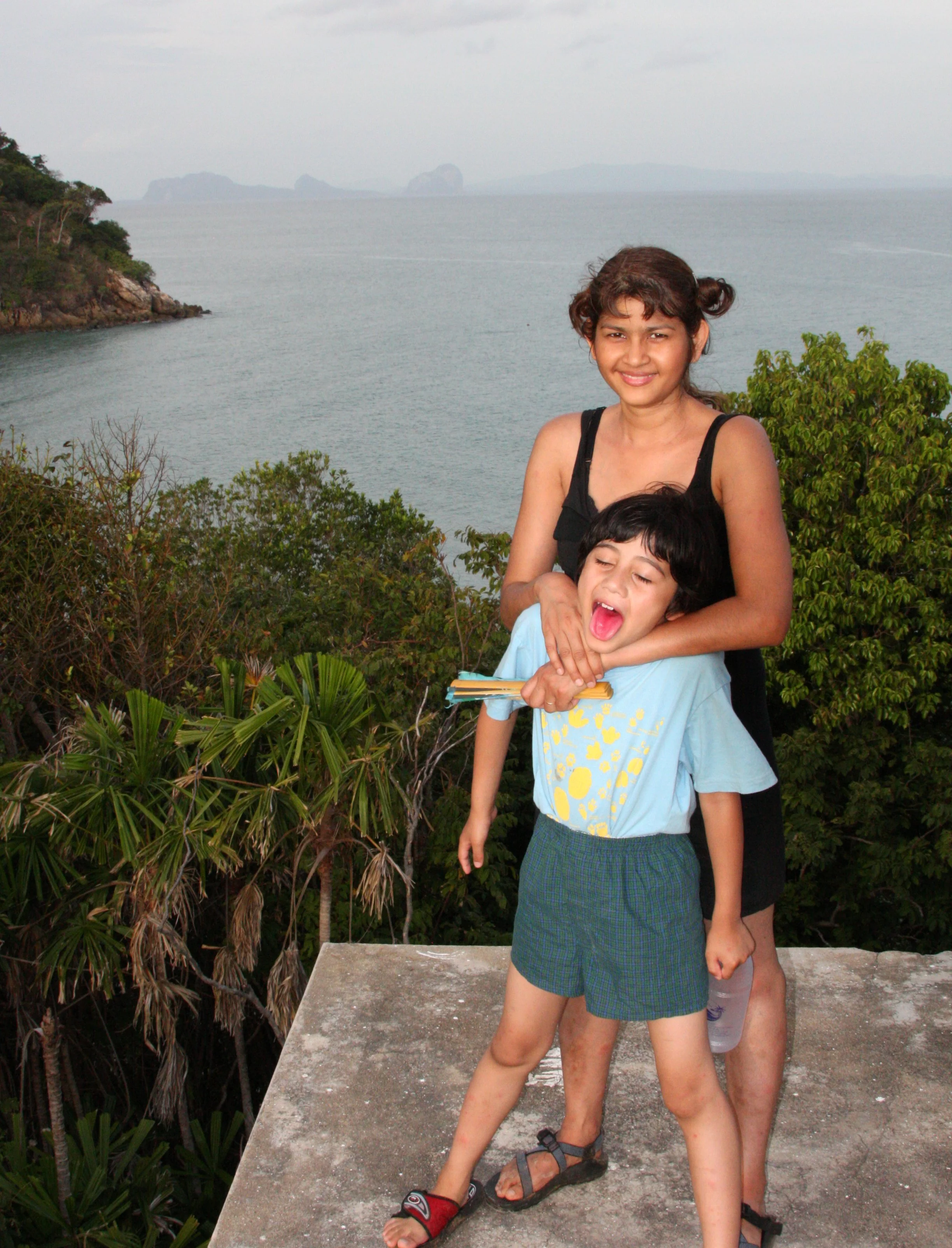 2010-7-9 HANGING IN KOH LANTA THAILAND (28).JPG