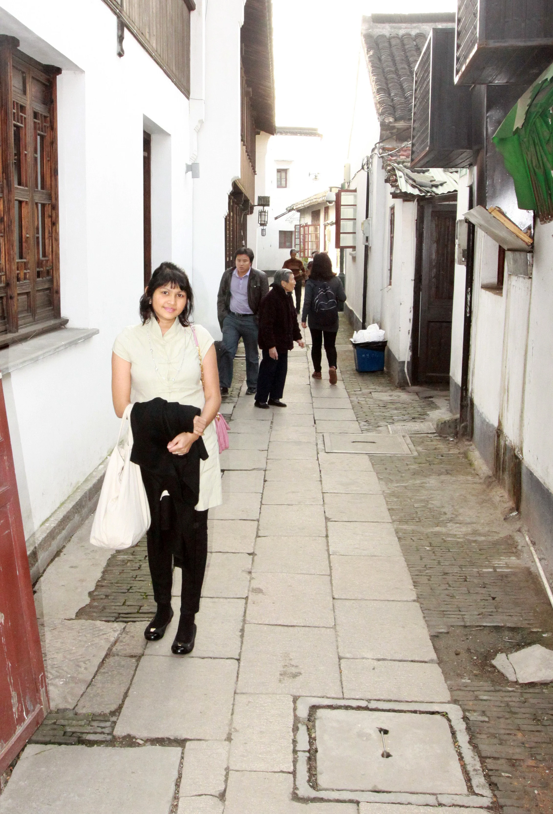 ZHUJIAJIAO WATER TOWN - NOVEMBER 20 2011 (11).JPG