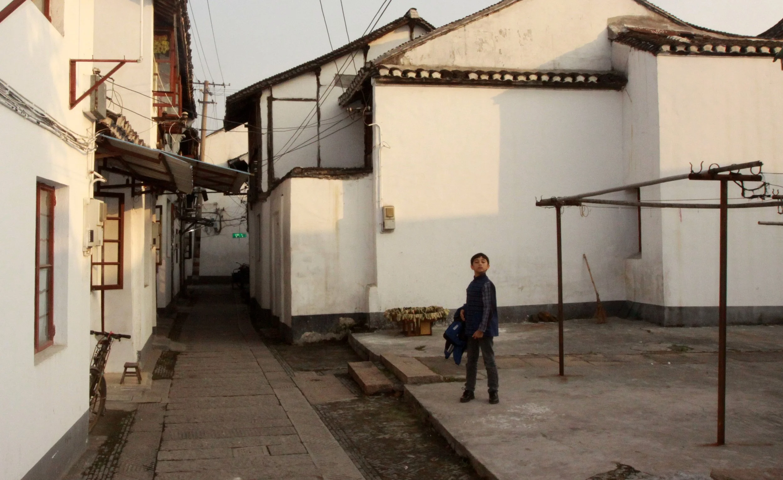 ZHUJIAJIAO WATER TOWN - NOVEMBER 20 2011 (140).JPG
