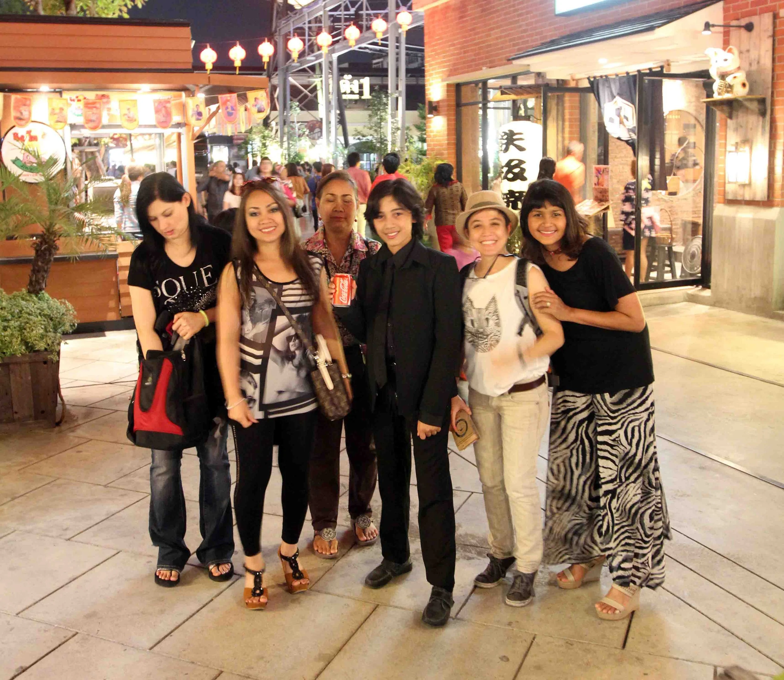 2019 Ann & Noi Visit Bangkok (83).JPG