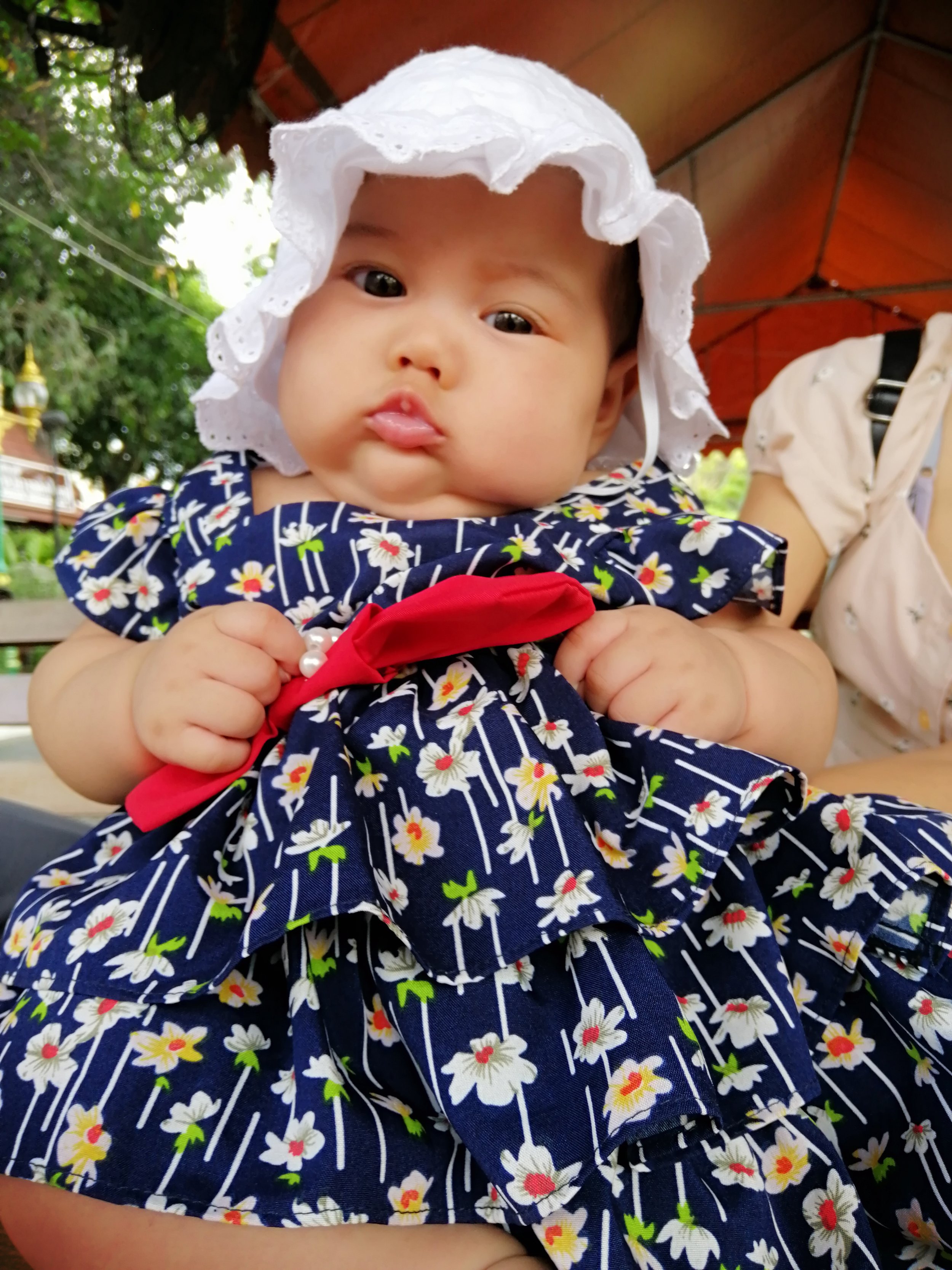 2020 Wat Arun with Liana, Cokie and Gift (45).jpg