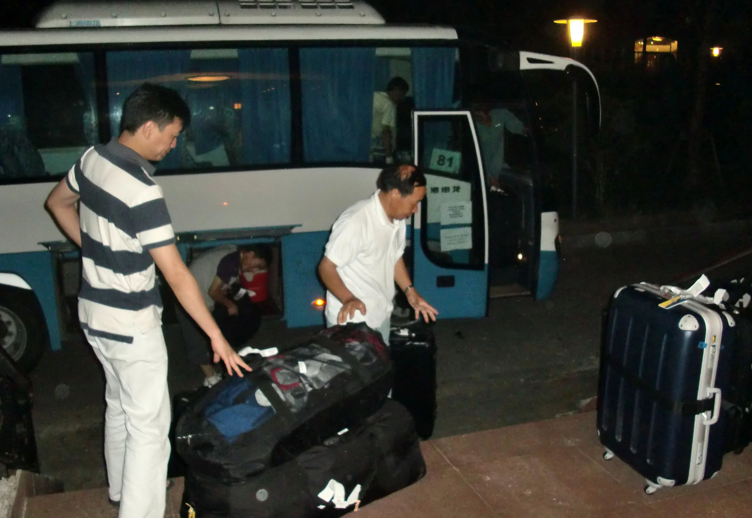 SHANGHAI - ARRIVAL AT OUR NEW APARTMENT IN GREEN COURT II (1).JPG