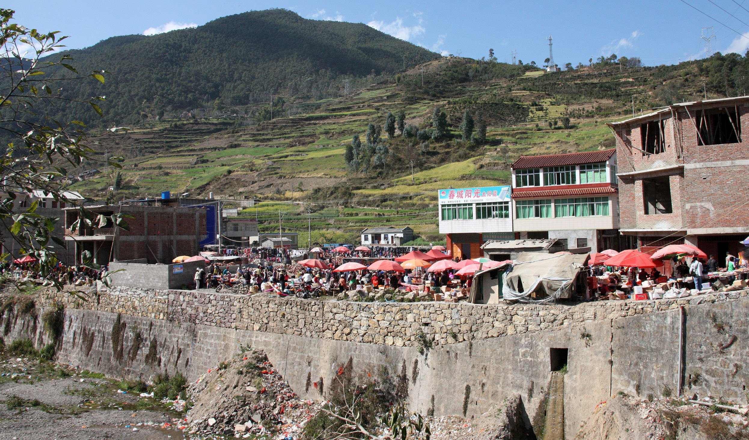 YUNNAN - NANJIAN TOWN AND SURROUNDING REGION (50).JPG
