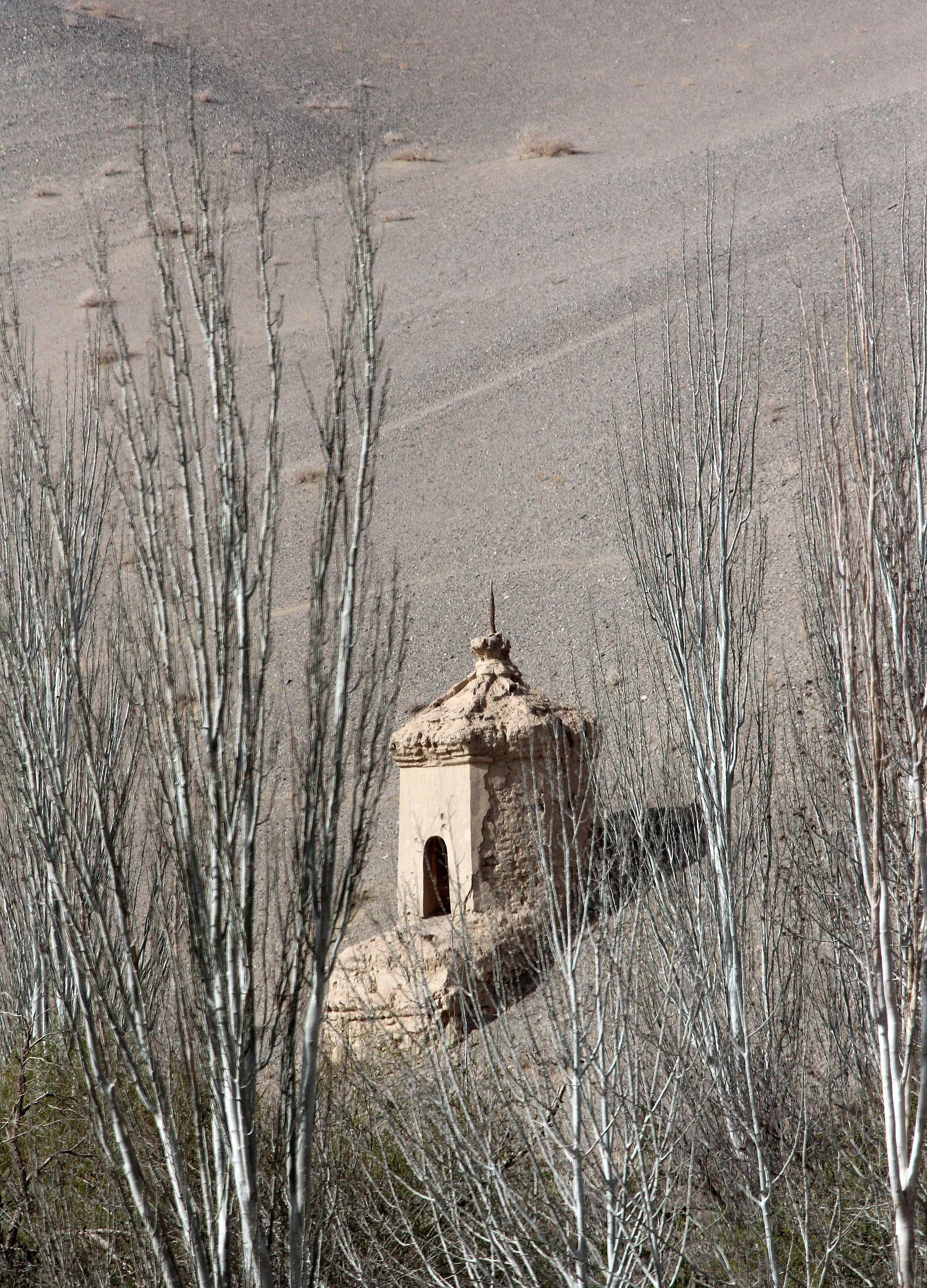 MOGAO GROTTOES - DUNHUANG GANSU CHINA (10).JPG