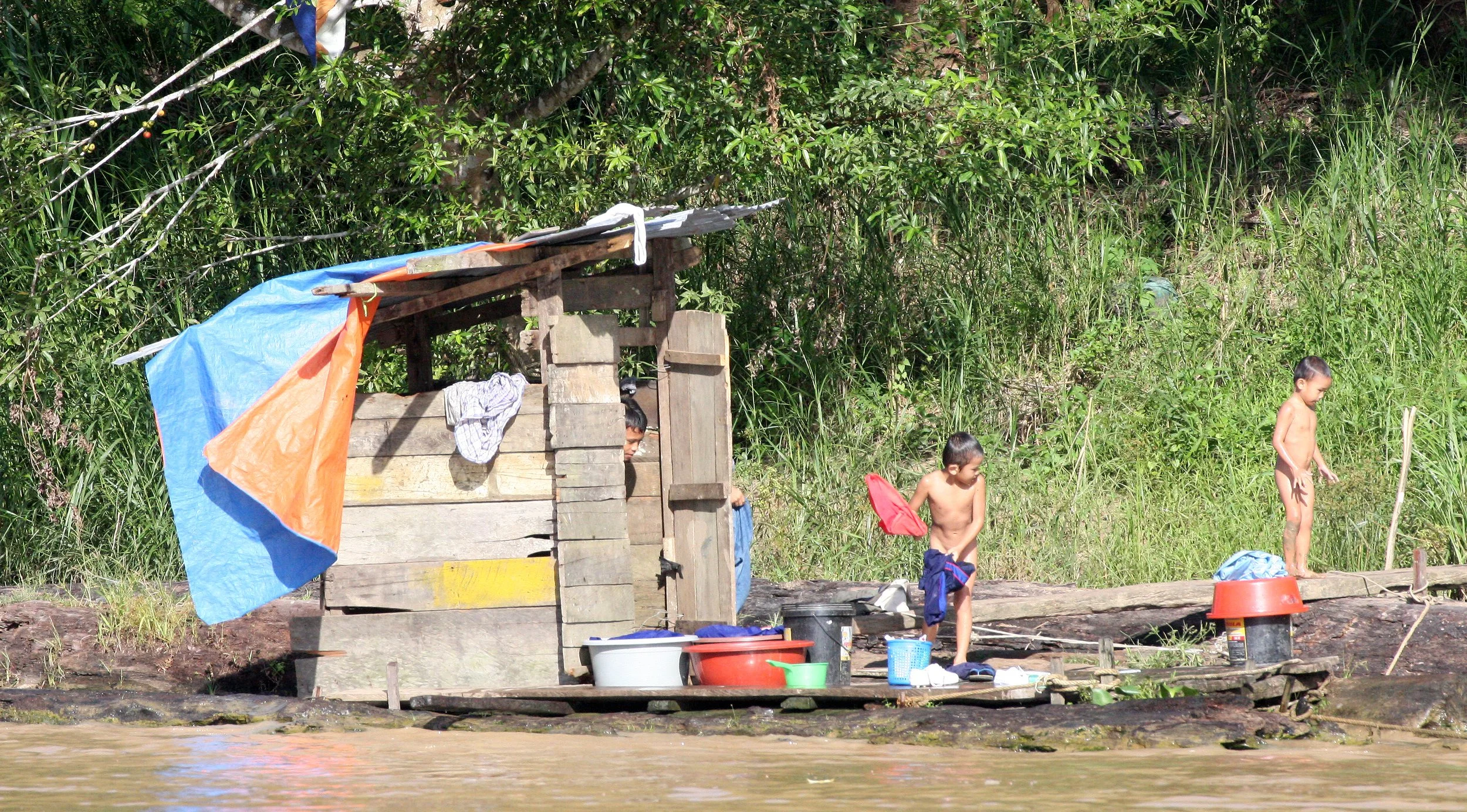 KINABATANGAN RIVER BORNEO - VILLAGERS (4).JPG