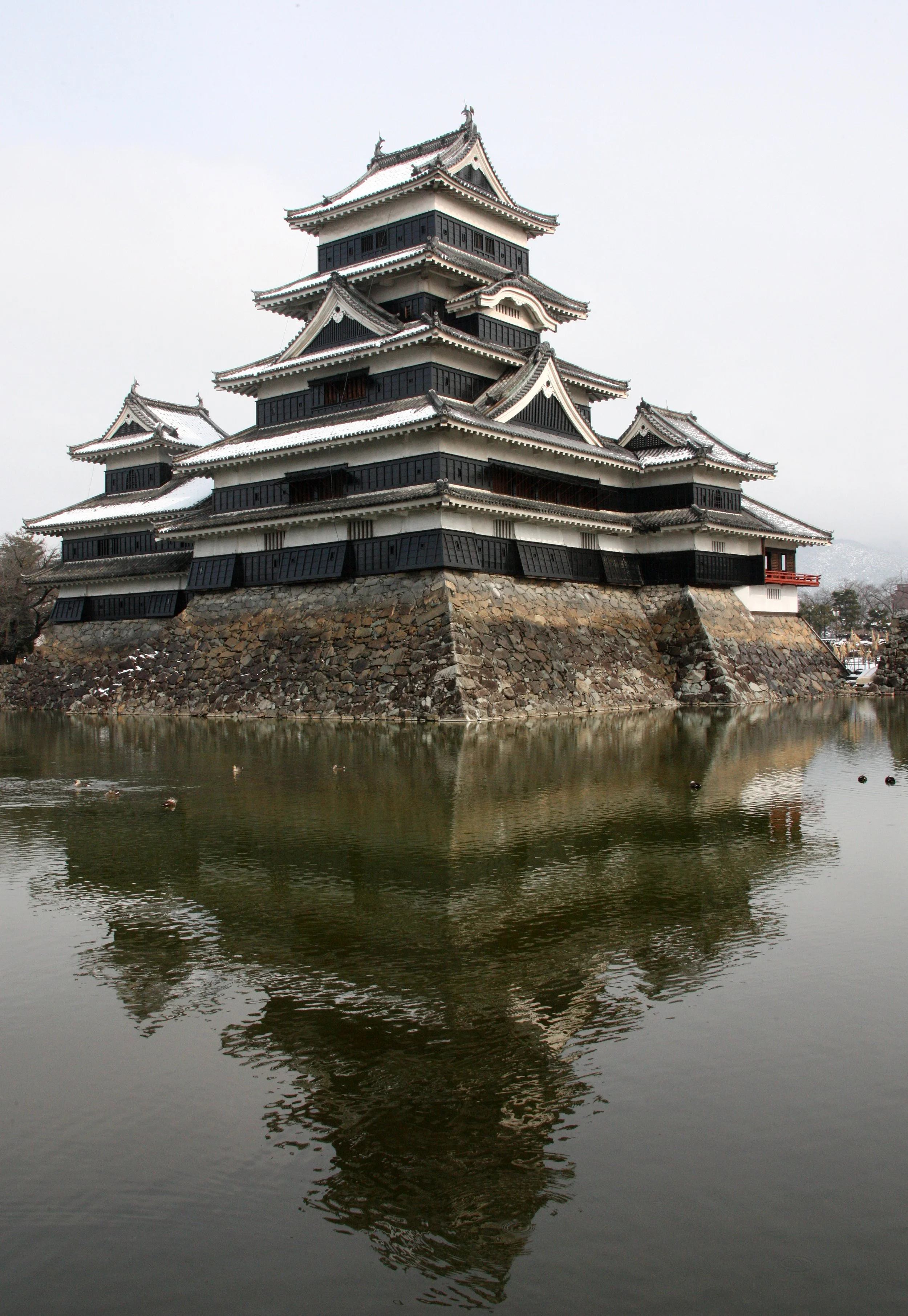 MATSUMOTO CASTLE (16).JPG