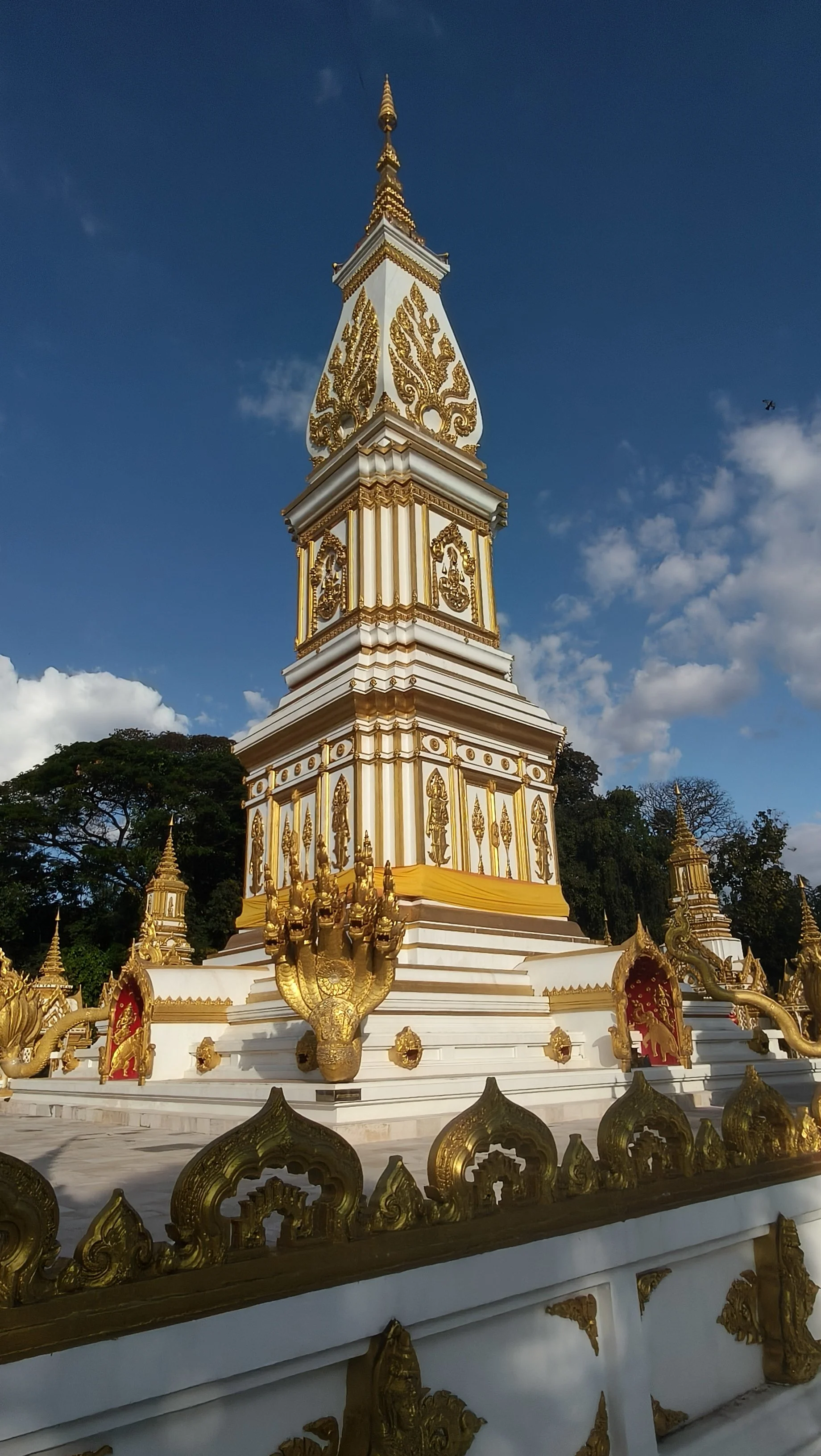 Wat Maruk Kha Nakhon (or Wat MaRukKhaNakhon) Nakhon Phanom, Thailand (5).jpg